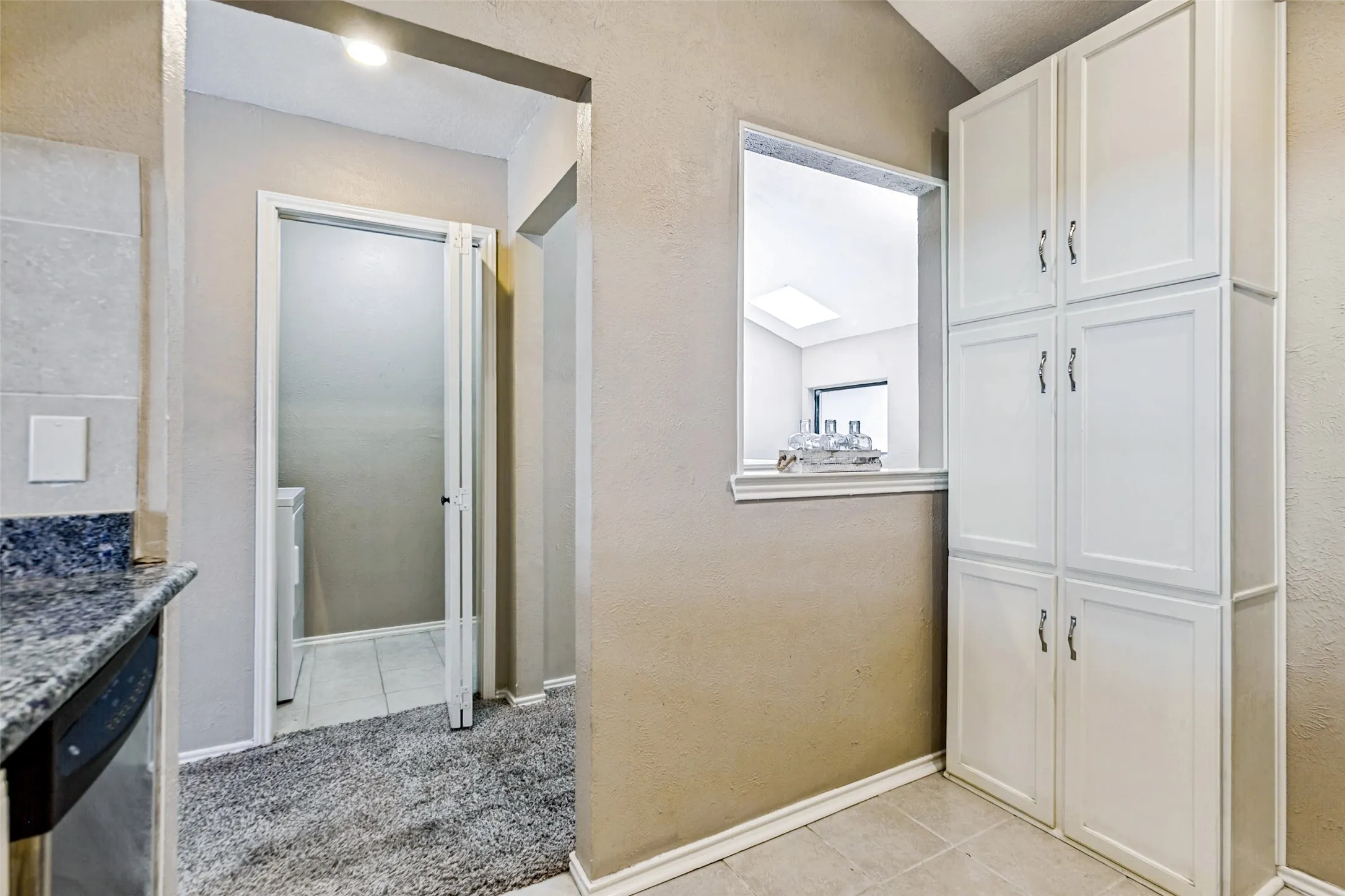 Condominium For Sale in Collin County , 17490 Meandering Way 604, Dallas, Texas 75252, 2 Bedroom, 1 Bathroom, 1 Garage spaces, 877 Sqft, built in 1983, mls#21350873, Real Estate Agent in Dallas, Homes For Sale in Collin county, Homes For Sale in Dallas, Realtor in Dallas Texas, Real Estate Brokerage Independent Realty Texas, Luminita Cordes Realtor