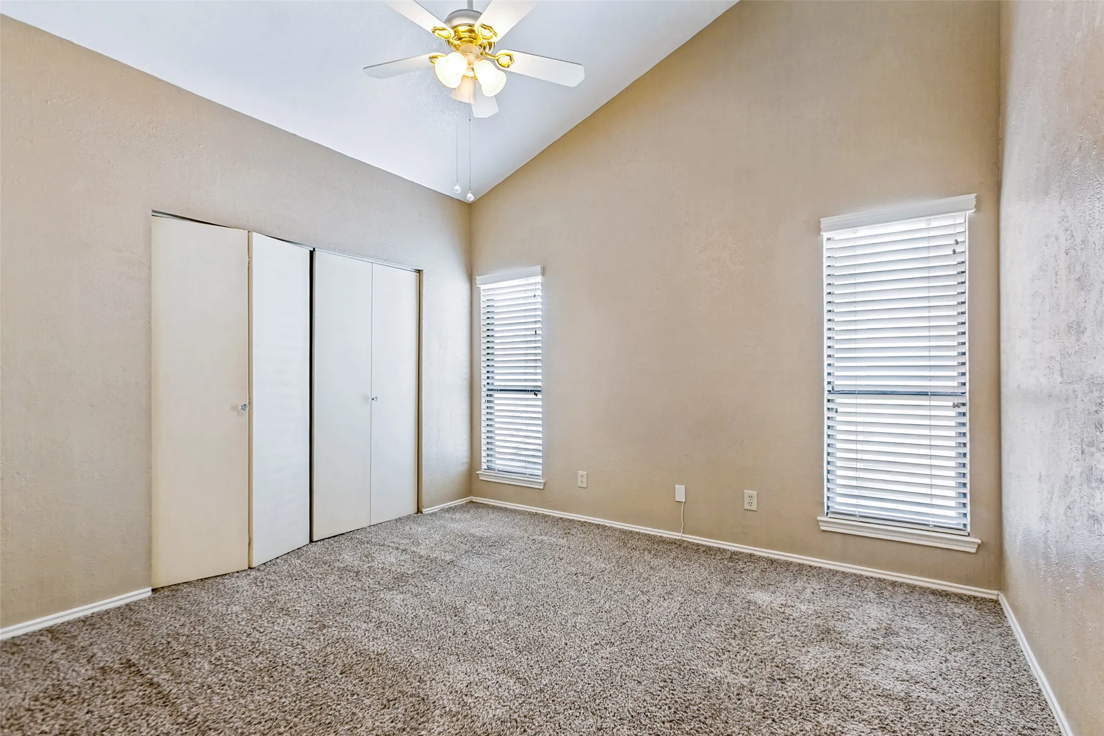 Condominium For Sale in Collin County , 17490 Meandering Way 604, Dallas, Texas 75252, 2 Bedroom, 1 Bathroom, 1 Garage spaces, 877 Sqft, built in 1983, mls#21350873, Real Estate Agent in Dallas, Homes For Sale in Collin county, Homes For Sale in Dallas, Realtor in Dallas Texas, Real Estate Brokerage Independent Realty Texas, Luminita Cordes Realtor