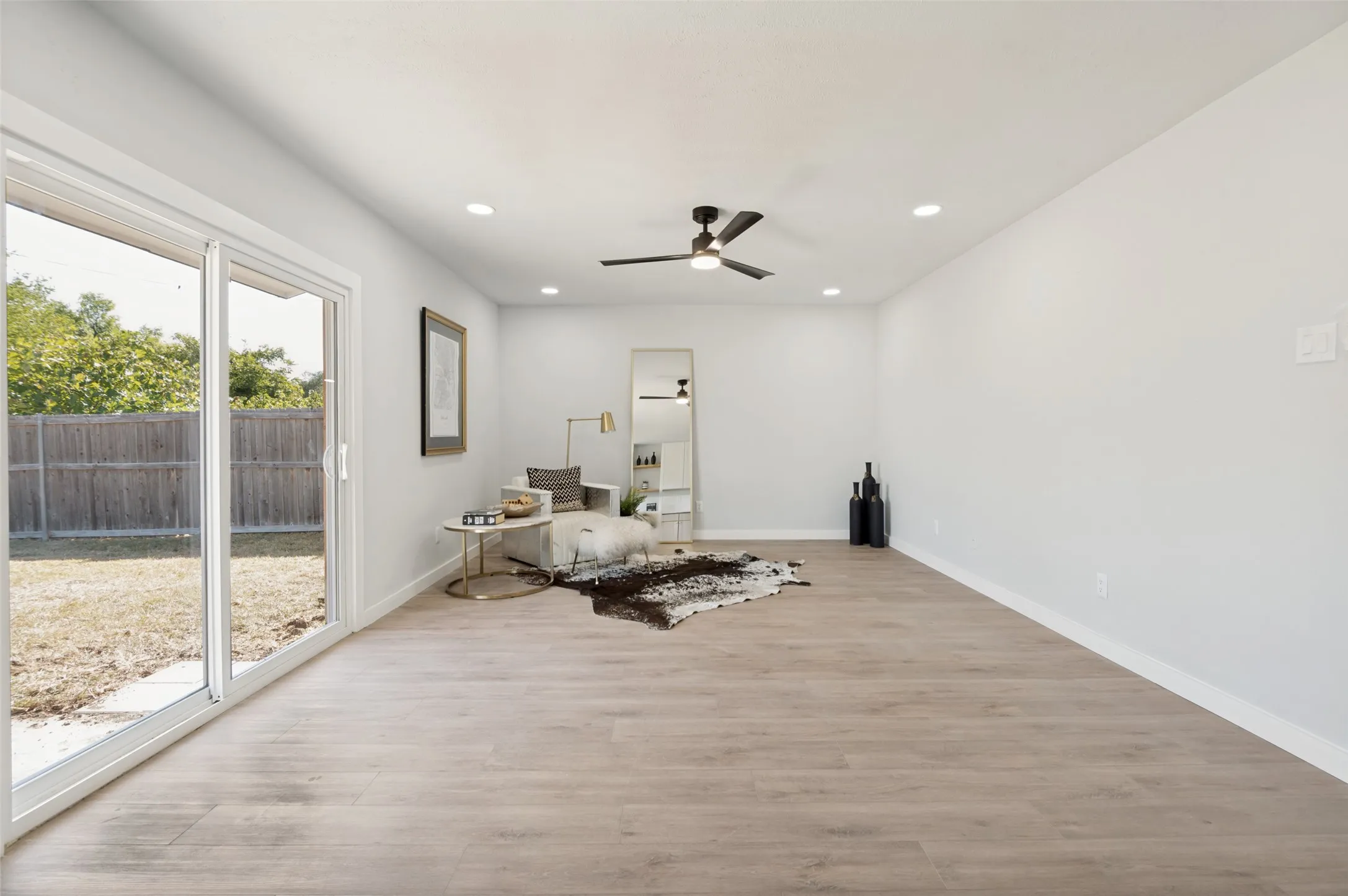 Single Family Residence For Sale in Denton County , 2124 Highbury Road, Carrollton, Texas 75007, 3 Bedroom, 2 Bathroom, 1 Garage spaces, 1,275 Sqft, built in 1973, mls#21360626, Real Estate Agent in Carrollton, Homes For Sale in Denton county, Homes For Sale in Carrollton, Realtor in Carrollton Texas, Real Estate Brokerage Independent Realty Texas, Luminita Cordes Realtor