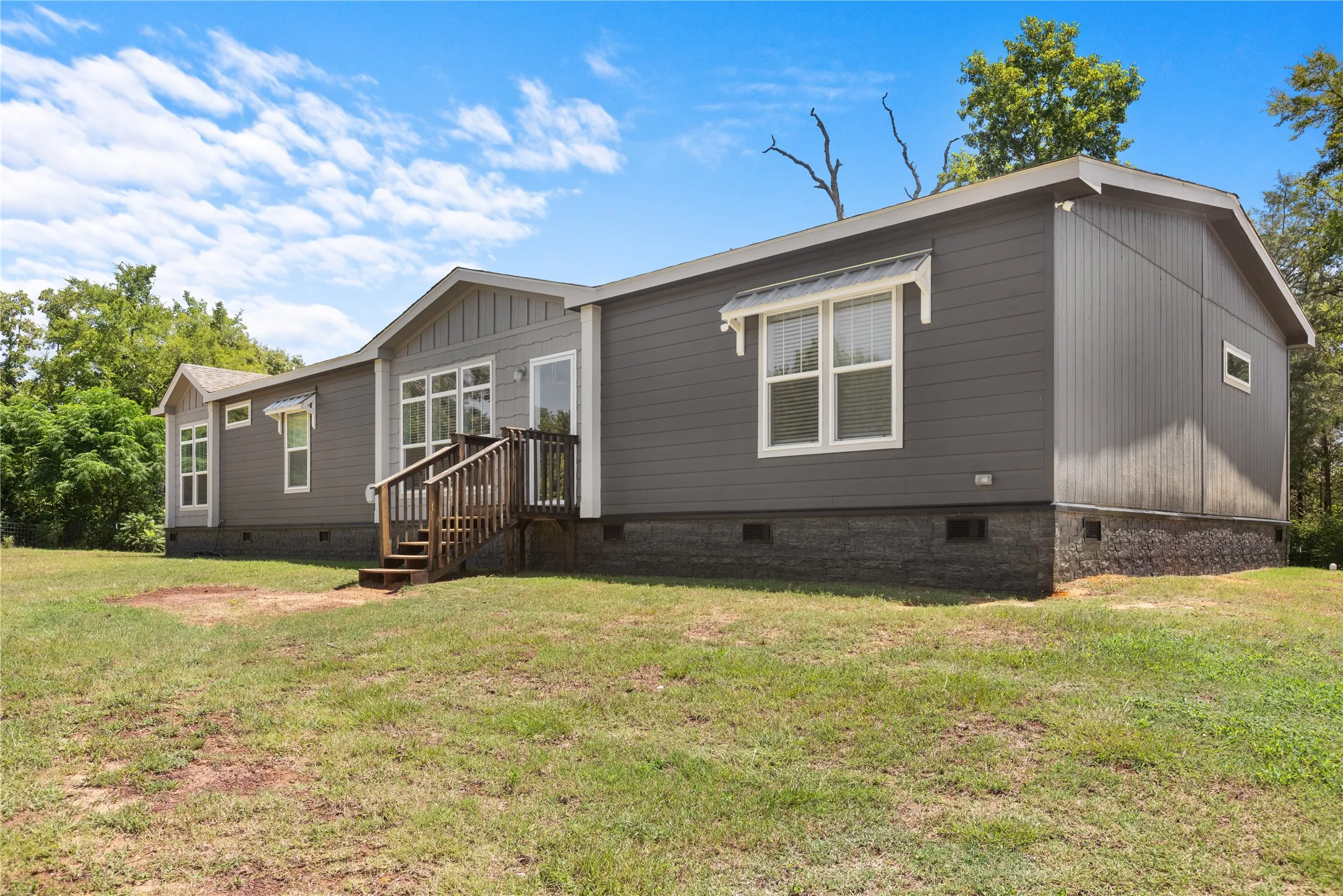 Mobile Home For Rent in Van Zandt County , 645 Vz County Road 4926, Ben Wheeler, Texas 75754, 4 Bedroom, 3 Bathroom, Garage spaces, 2,160 Sqft, built in 2023, Price $2,750, mls#21360607, Real Estate Agent in Ben Wheeler, Homes For Rent in Van Zandt county, Homes For Rent in Ben Wheeler, Realtor in Ben Wheeler Texas, Real Estate Brokerage Independent Realty Texas, Luminita Cordes Realtor