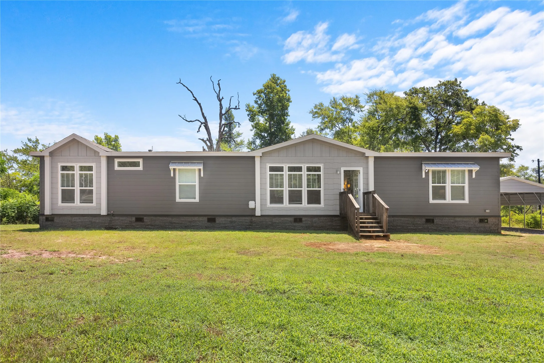 Mobile Home For Rent in Van Zandt County , 645 Vz County Road 4926, Ben Wheeler, Texas 75754, 4 Bedroom, 3 Bathroom, Garage spaces, 2,160 Sqft, built in 2023, Price $2,750, mls#21360607, Real Estate Agent in Ben Wheeler, Homes For Rent in Van Zandt county, Homes For Rent in Ben Wheeler, Realtor in Ben Wheeler Texas, Real Estate Brokerage Independent Realty Texas, Luminita Cordes Realtor