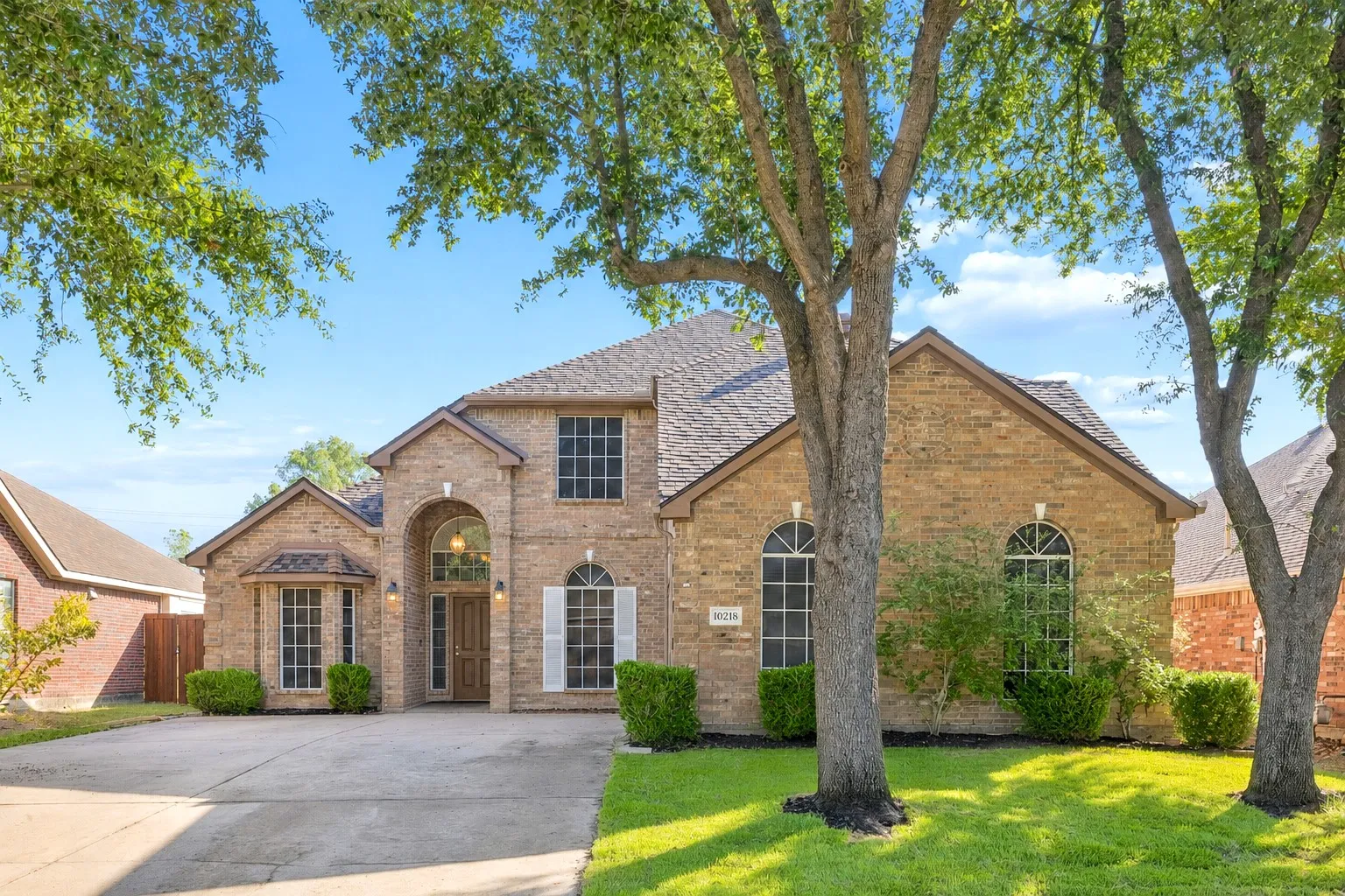 Single Family Residence For Sale in Dallas County , 10218 Saint Georges Drive, Rowlett, Texas 75089, 4 Bedroom, 3 Bathroom, 2 Garage spaces, 2,994 Sqft, built in 2002, Price $459,900, mls#21359204, Real Estate Agent in Rowlett, Homes For Sale in Dallas county, Homes For Sale in Rowlett, Realtor in Rowlett Texas, Real Estate Brokerage Independent Realty Texas, Luminita Cordes Realtor