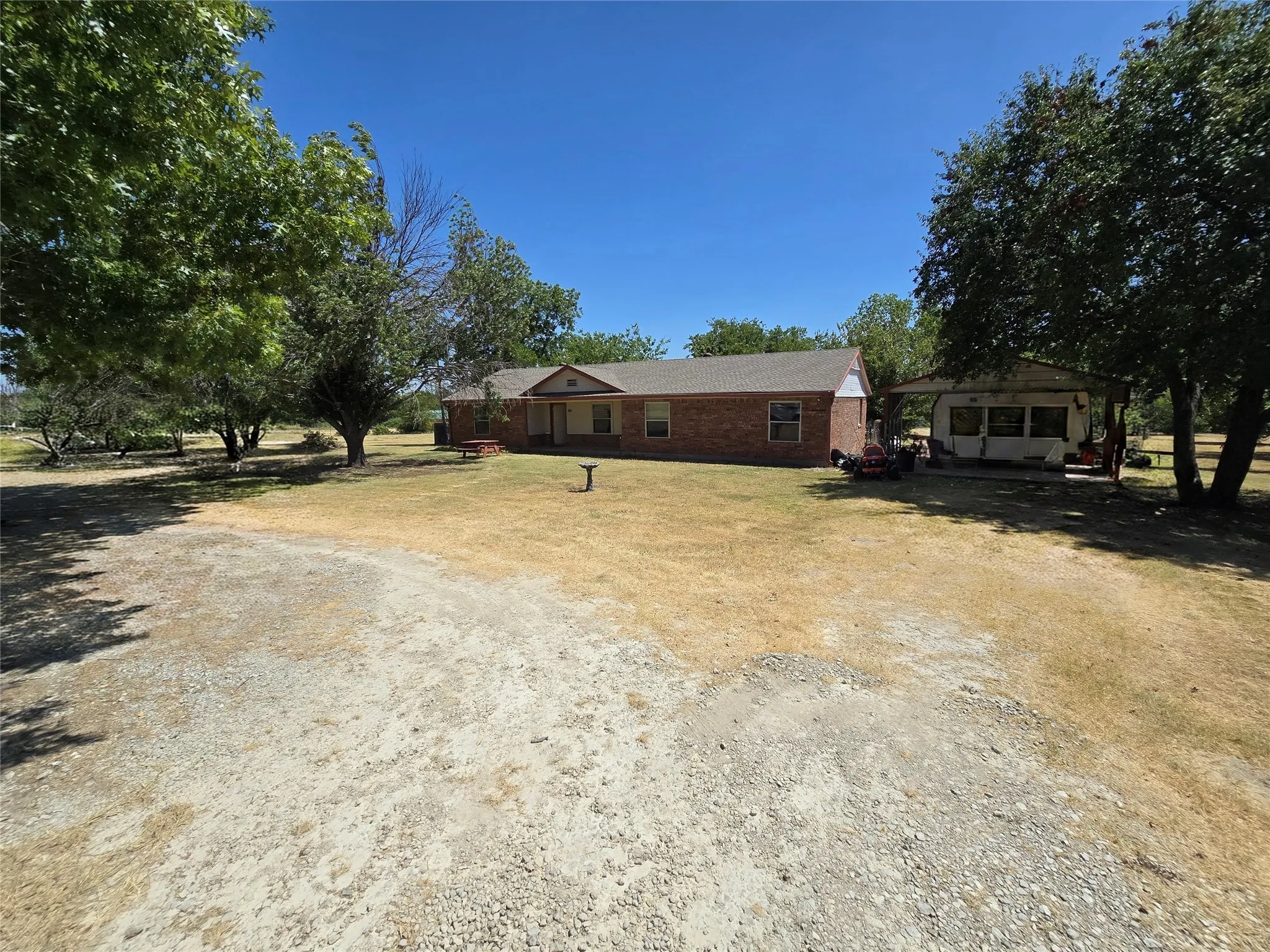 Single Family Residence For Sale in Denton County , 6474 Bear Run Drive, Sanger, Texas 76266, 3 Bedroom, 2 Bathroom, Garage spaces, 1,725 Sqft, built in 1954, mls#21360556, Real Estate Agent in Sanger, Homes For Sale in Denton county, Homes For Sale in Sanger, Realtor in Sanger Texas, Real Estate Brokerage Independent Realty Texas, Luminita Cordes Realtor