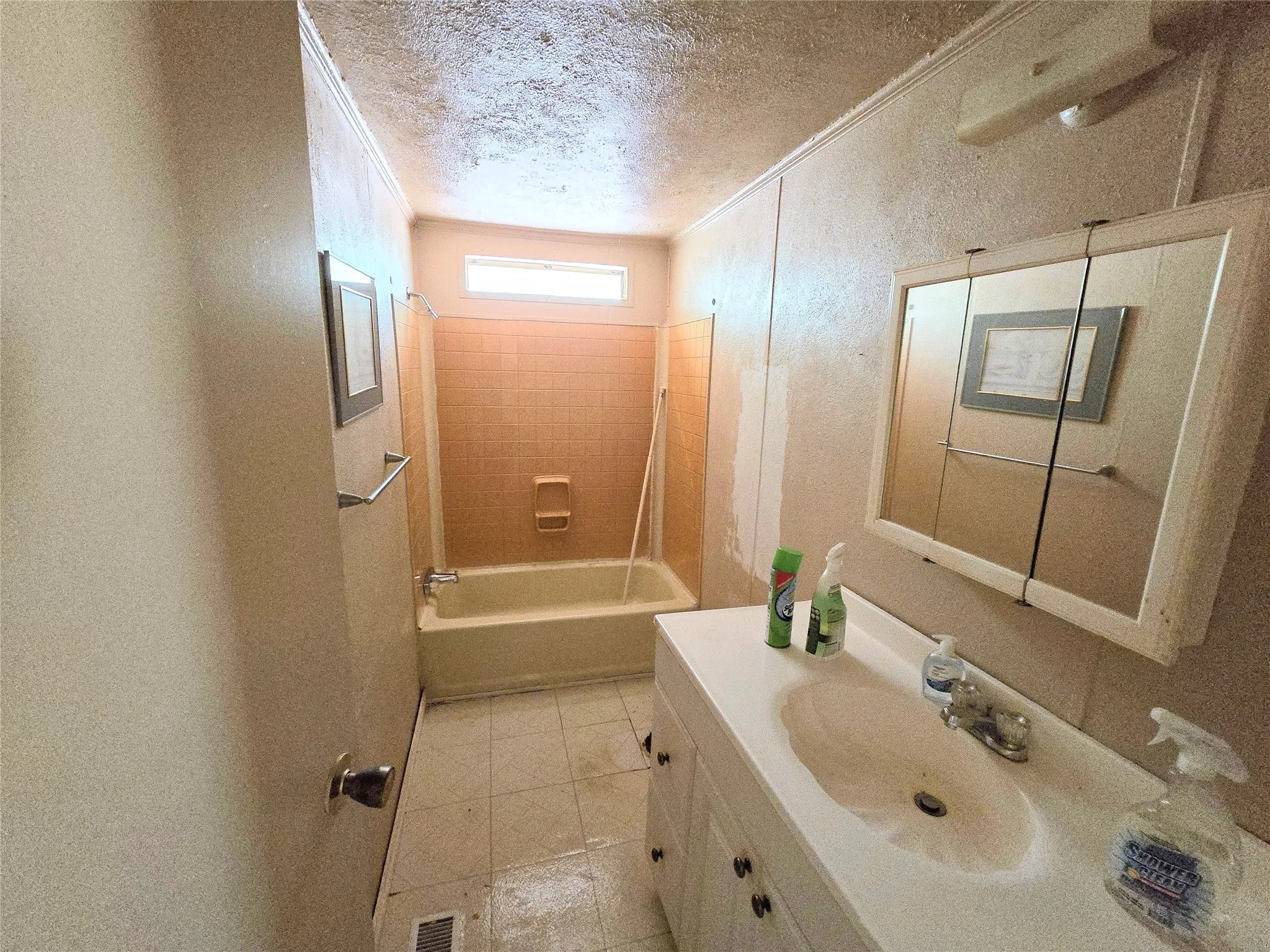 Single Family Residence For Sale in Denton County , 6474 Bear Run Drive, Sanger, Texas 76266, 3 Bedroom, 2 Bathroom, Garage spaces, 1,725 Sqft, built in 1954, mls#21360556, Real Estate Agent in Sanger, Homes For Sale in Denton county, Homes For Sale in Sanger, Realtor in Sanger Texas, Real Estate Brokerage Independent Realty Texas, Luminita Cordes Realtor
