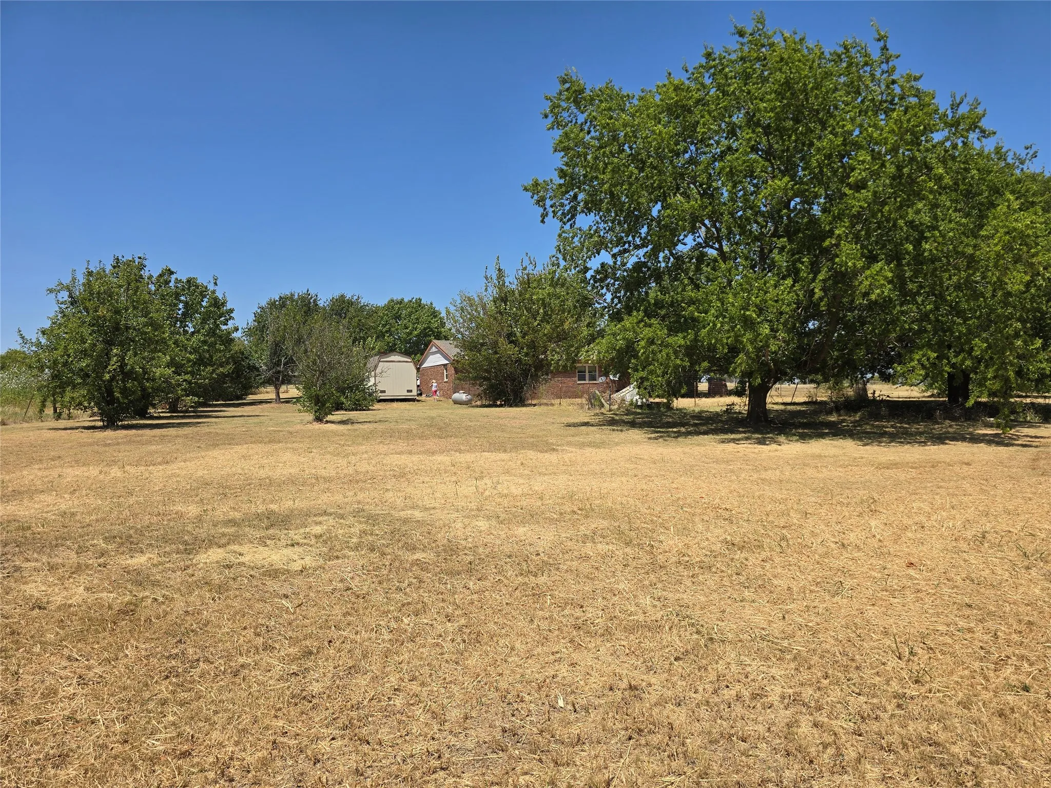 Single Family Residence For Sale in Denton County , 6474 Bear Run Drive, Sanger, Texas 76266, 3 Bedroom, 2 Bathroom, Garage spaces, 1,725 Sqft, built in 1954, mls#21360556, Real Estate Agent in Sanger, Homes For Sale in Denton county, Homes For Sale in Sanger, Realtor in Sanger Texas, Real Estate Brokerage Independent Realty Texas, Luminita Cordes Realtor