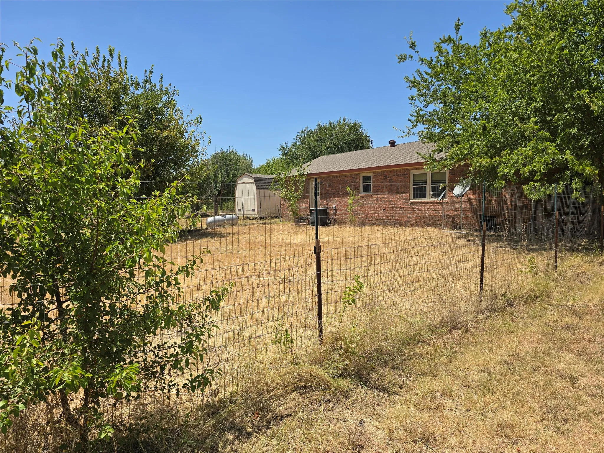 Single Family Residence For Sale in Denton County , 6474 Bear Run Drive, Sanger, Texas 76266, 3 Bedroom, 2 Bathroom, Garage spaces, 1,725 Sqft, built in 1954, mls#21360556, Real Estate Agent in Sanger, Homes For Sale in Denton county, Homes For Sale in Sanger, Realtor in Sanger Texas, Real Estate Brokerage Independent Realty Texas, Luminita Cordes Realtor