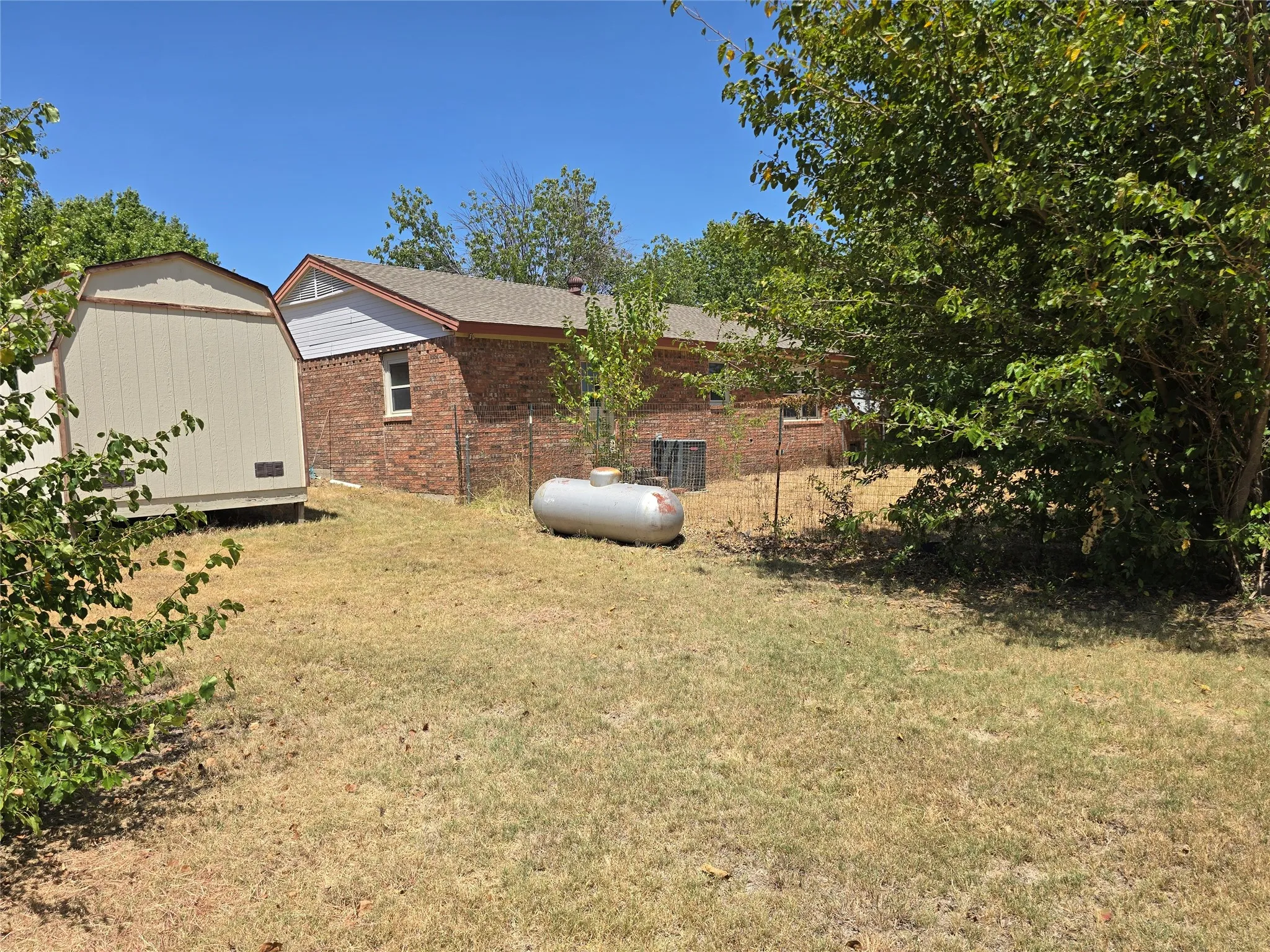 Single Family Residence For Sale in Denton County , 6474 Bear Run Drive, Sanger, Texas 76266, 3 Bedroom, 2 Bathroom, Garage spaces, 1,725 Sqft, built in 1954, mls#21360556, Real Estate Agent in Sanger, Homes For Sale in Denton county, Homes For Sale in Sanger, Realtor in Sanger Texas, Real Estate Brokerage Independent Realty Texas, Luminita Cordes Realtor