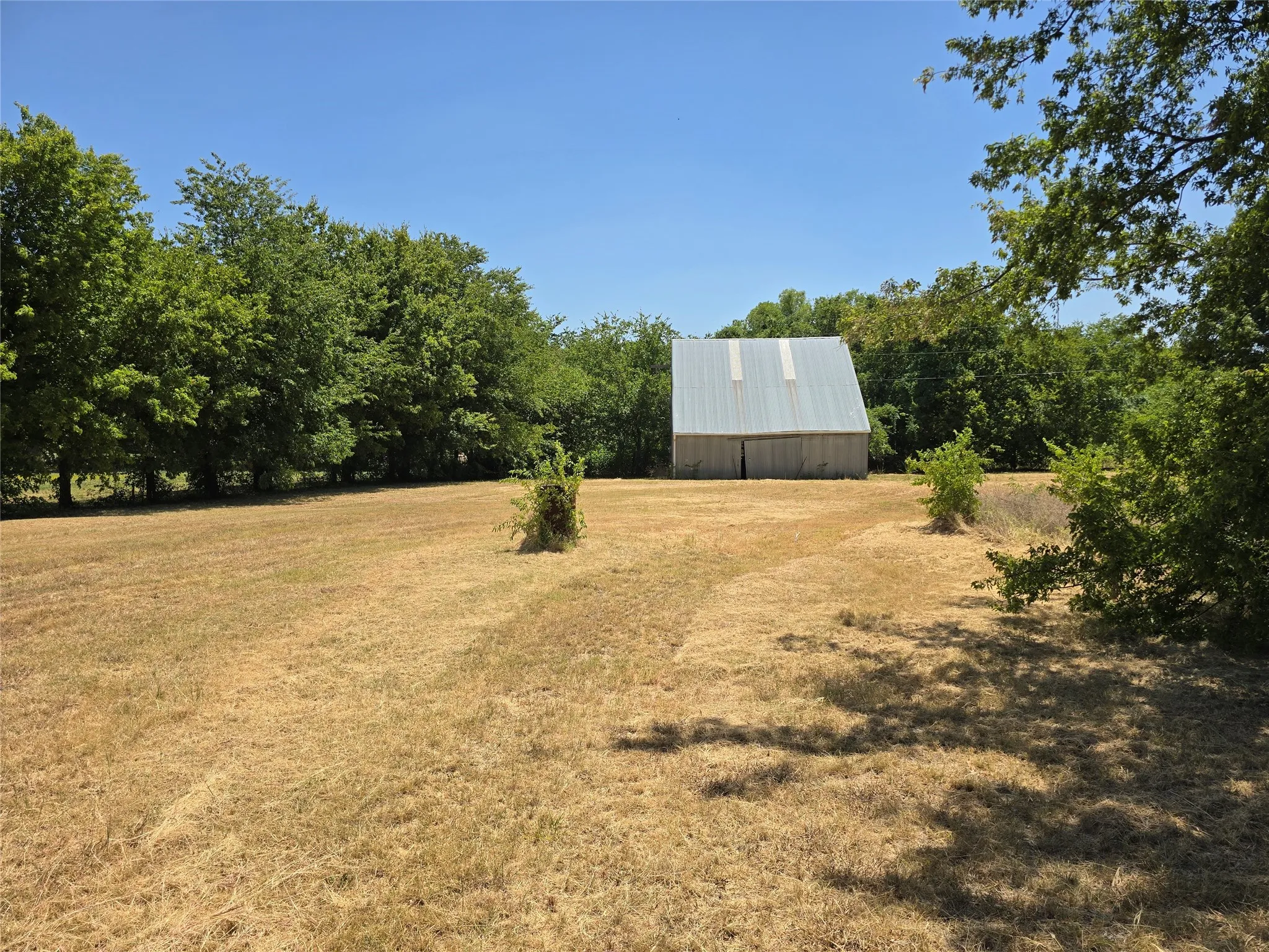Single Family Residence For Sale in Denton County , 6474 Bear Run Drive, Sanger, Texas 76266, 3 Bedroom, 2 Bathroom, Garage spaces, 1,725 Sqft, built in 1954, mls#21360556, Real Estate Agent in Sanger, Homes For Sale in Denton county, Homes For Sale in Sanger, Realtor in Sanger Texas, Real Estate Brokerage Independent Realty Texas, Luminita Cordes Realtor
