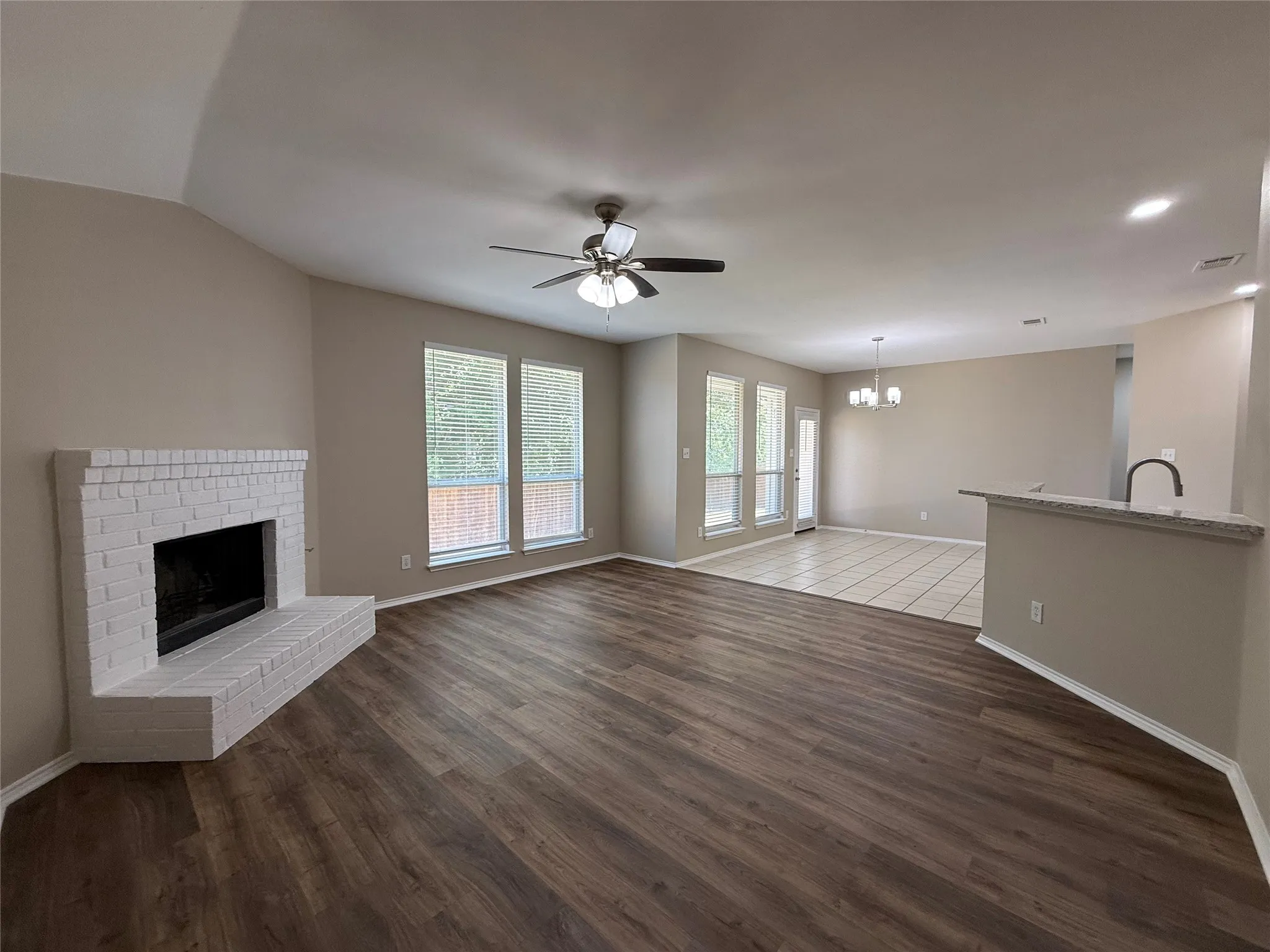 Single Family Residence For Sale in Rockwall County , 2110 Gleaner Drive, Rockwall, Texas 75032, 4 Bedroom, 2 Bathroom, 2 Garage spaces, 2,102 Sqft, built in 2004, mls#21358475, Real Estate Agent in Rockwall, Homes For Sale in Rockwall county, Homes For Sale in Rockwall, Realtor in Rockwall Texas, Real Estate Brokerage Independent Realty Texas, Luminita Cordes Realtor