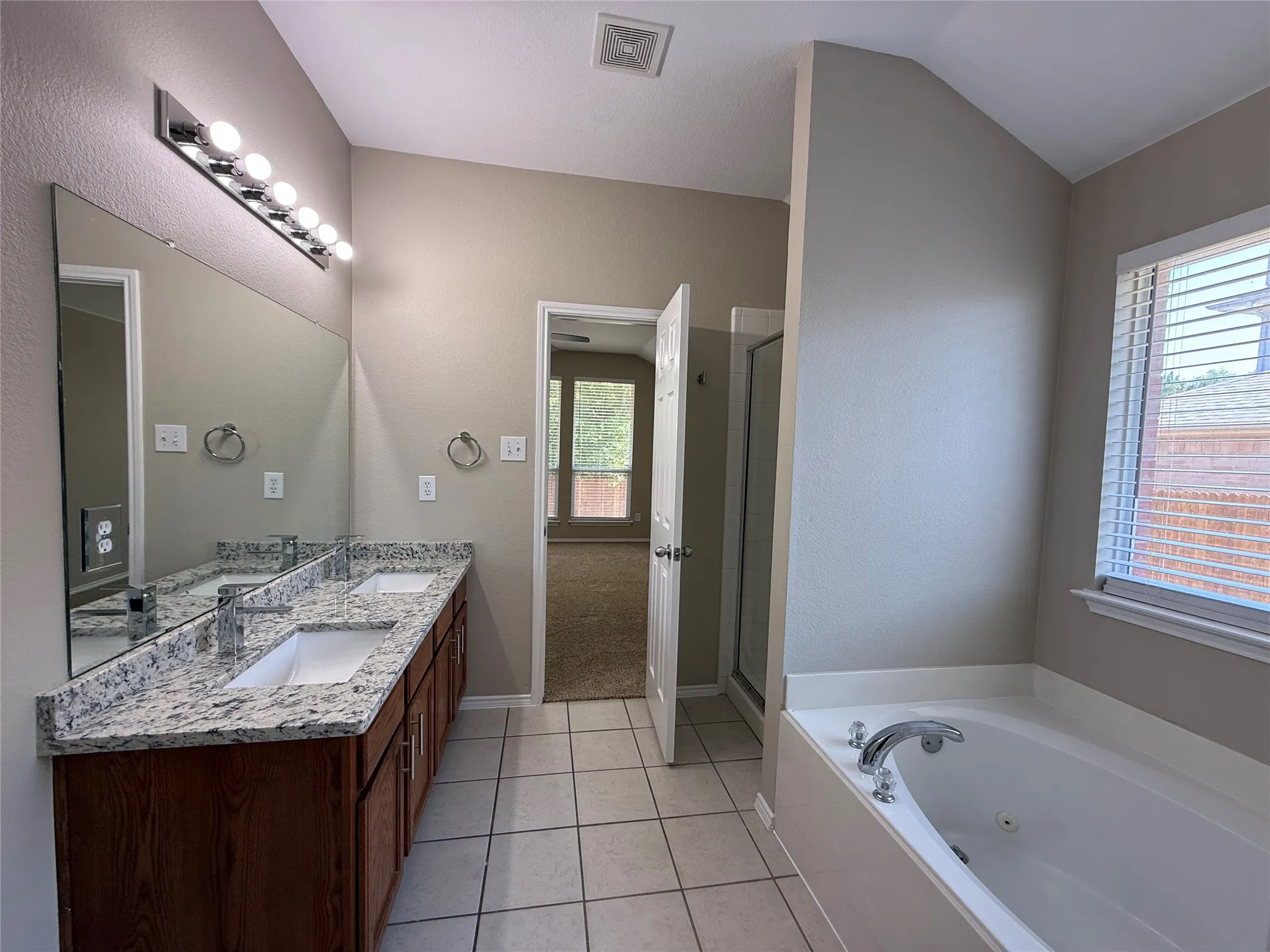 Single Family Residence For Sale in Rockwall County , 2110 Gleaner Drive, Rockwall, Texas 75032, 4 Bedroom, 2 Bathroom, 2 Garage spaces, 2,102 Sqft, built in 2004, mls#21358475, Real Estate Agent in Rockwall, Homes For Sale in Rockwall county, Homes For Sale in Rockwall, Realtor in Rockwall Texas, Real Estate Brokerage Independent Realty Texas, Luminita Cordes Realtor