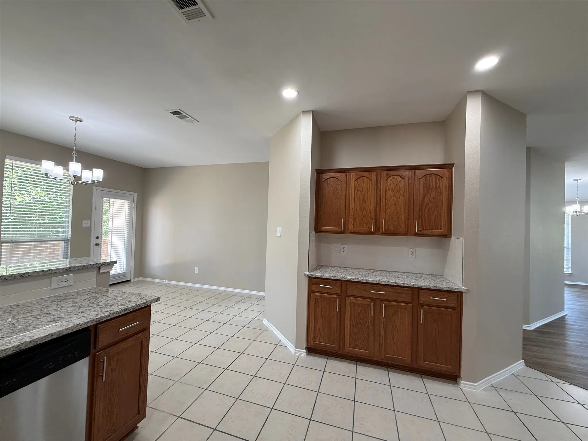 Single Family Residence For Sale in Rockwall County , 2110 Gleaner Drive, Rockwall, Texas 75032, 4 Bedroom, 2 Bathroom, 2 Garage spaces, 2,102 Sqft, built in 2004, mls#21358475, Real Estate Agent in Rockwall, Homes For Sale in Rockwall county, Homes For Sale in Rockwall, Realtor in Rockwall Texas, Real Estate Brokerage Independent Realty Texas, Luminita Cordes Realtor