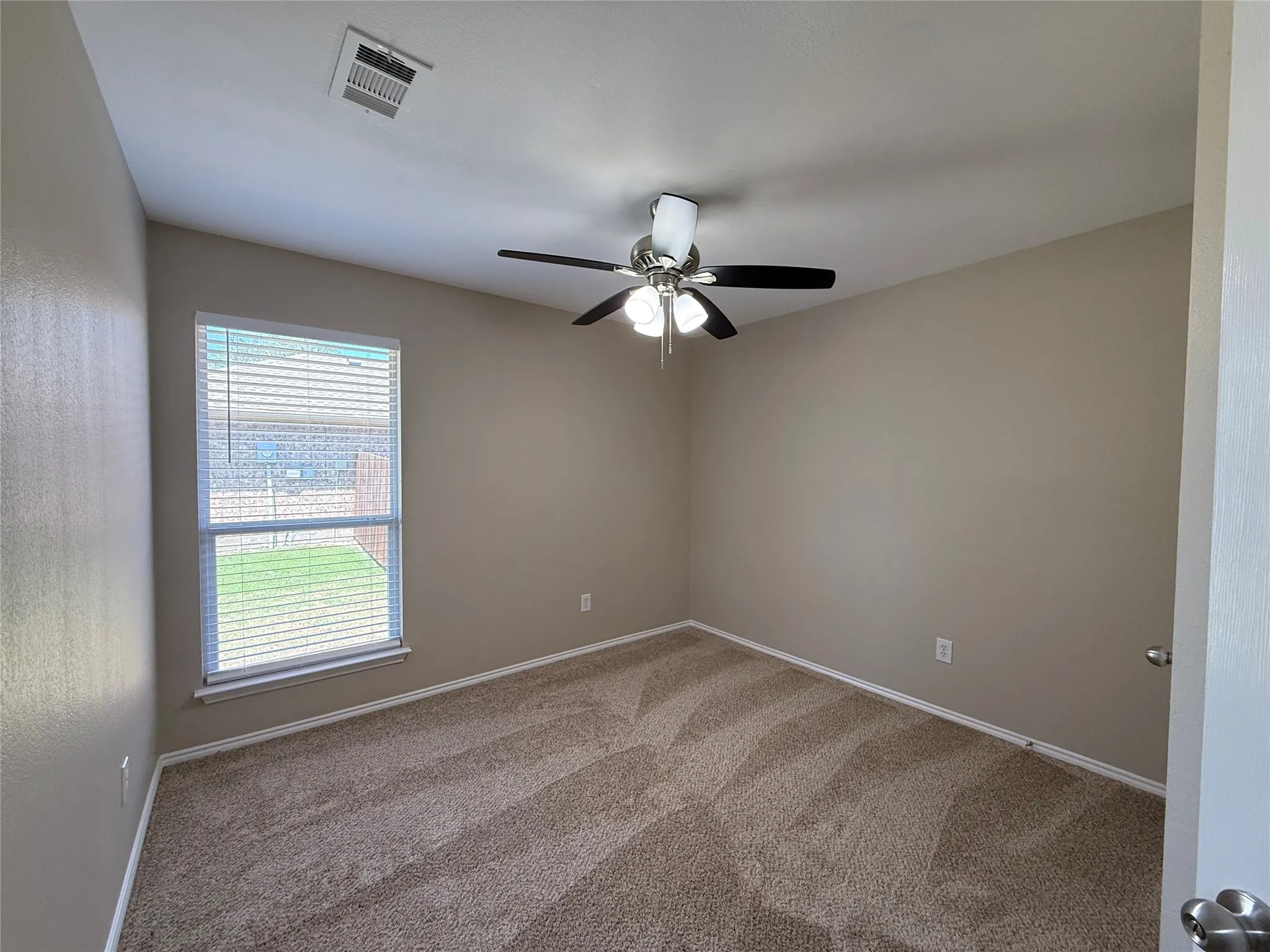 Single Family Residence For Sale in Rockwall County , 2110 Gleaner Drive, Rockwall, Texas 75032, 4 Bedroom, 2 Bathroom, 2 Garage spaces, 2,102 Sqft, built in 2004, mls#21358475, Real Estate Agent in Rockwall, Homes For Sale in Rockwall county, Homes For Sale in Rockwall, Realtor in Rockwall Texas, Real Estate Brokerage Independent Realty Texas, Luminita Cordes Realtor