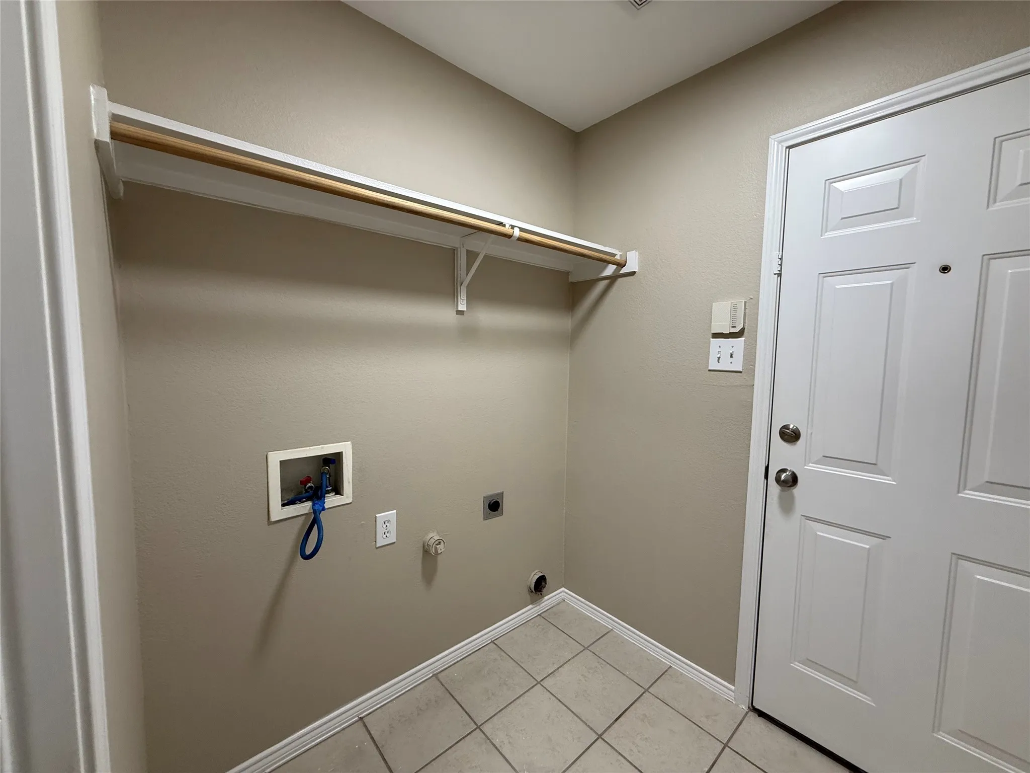 Single Family Residence For Sale in Rockwall County , 2110 Gleaner Drive, Rockwall, Texas 75032, 4 Bedroom, 2 Bathroom, 2 Garage spaces, 2,102 Sqft, built in 2004, mls#21358475, Real Estate Agent in Rockwall, Homes For Sale in Rockwall county, Homes For Sale in Rockwall, Realtor in Rockwall Texas, Real Estate Brokerage Independent Realty Texas, Luminita Cordes Realtor