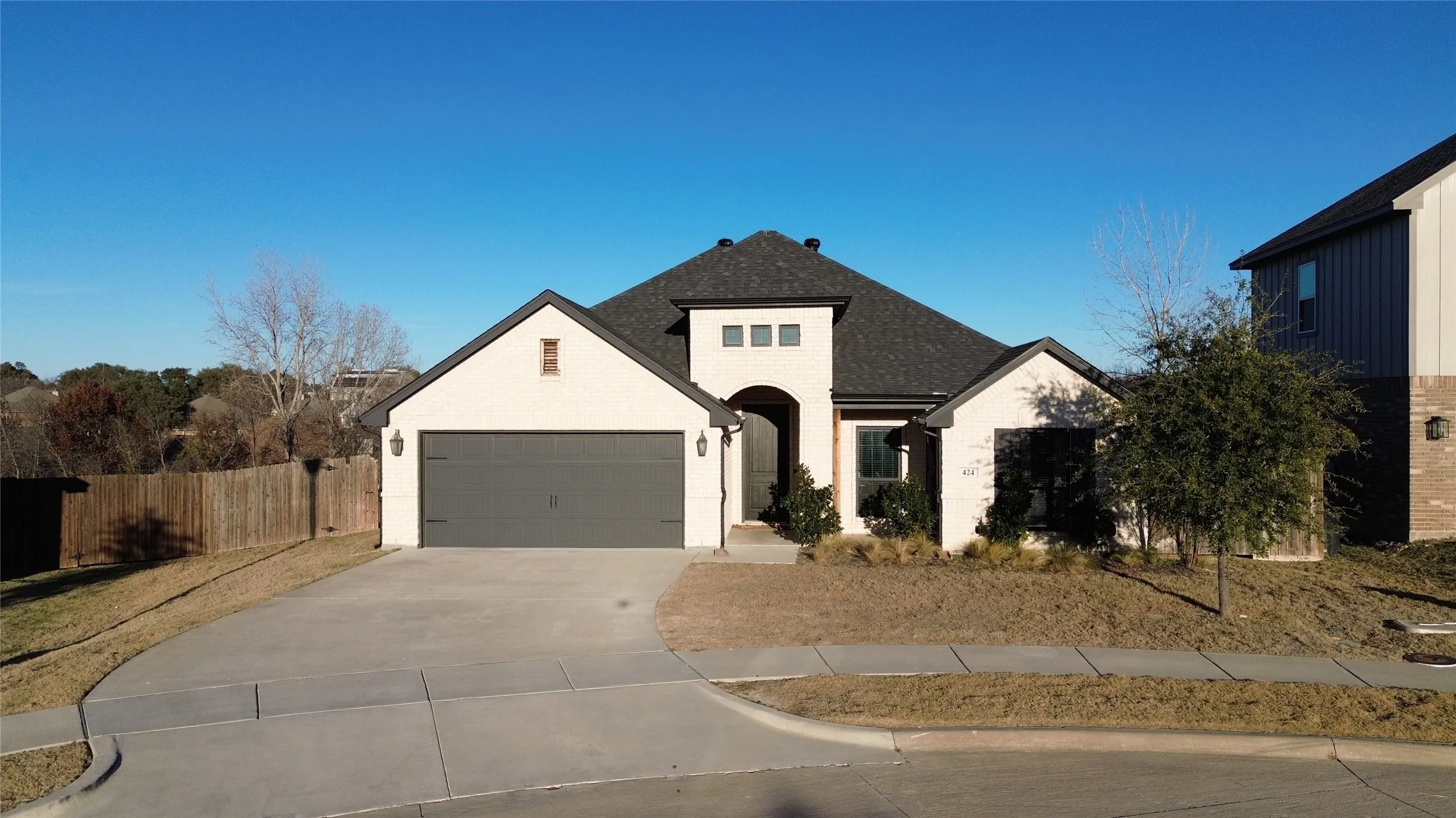 Single Family Residence For Sale in Parker County , 424 Paloma, Weatherford, Texas 76087, 4 Bedroom, 2 Bathroom, 2 Garage spaces, 1,742 Sqft, built in 2020, mls#21356178, Real Estate Agent in Weatherford, Homes For Sale in Parker county, Homes For Sale in Weatherford, Realtor in Weatherford Texas, Real Estate Brokerage Independent Realty Texas, Luminita Cordes Realtor