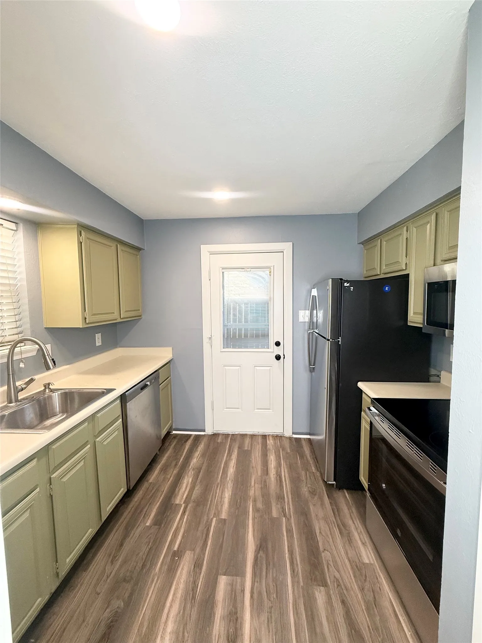 Condominium For Rent in Dallas County , 10650 Steppington Drive 110, Dallas, Texas 75230, 1 Bedroom, 1 Bathroom, Garage spaces, 769 Sqft, built in 1979, mls#21360511, Real Estate Agent in Dallas, Homes For Rent in Dallas county, Homes For Rent in Dallas, Realtor in Dallas Texas, Real Estate Brokerage Independent Realty Texas, Luminita Cordes Realtor