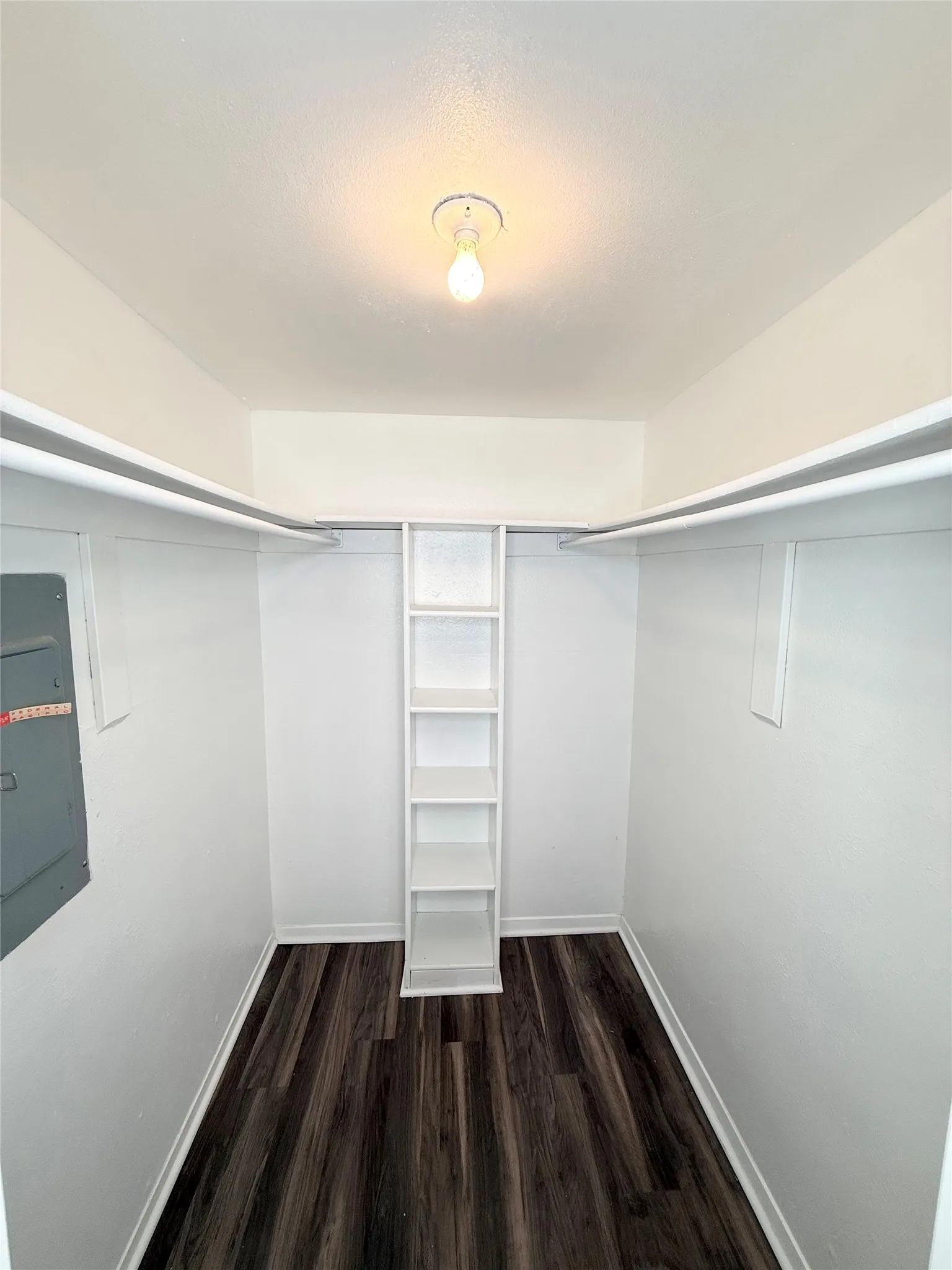 Condominium For Rent in Dallas County , 10650 Steppington Drive 110, Dallas, Texas 75230, 1 Bedroom, 1 Bathroom, Garage spaces, 769 Sqft, built in 1979, mls#21360511, Real Estate Agent in Dallas, Homes For Rent in Dallas county, Homes For Rent in Dallas, Realtor in Dallas Texas, Real Estate Brokerage Independent Realty Texas, Luminita Cordes Realtor