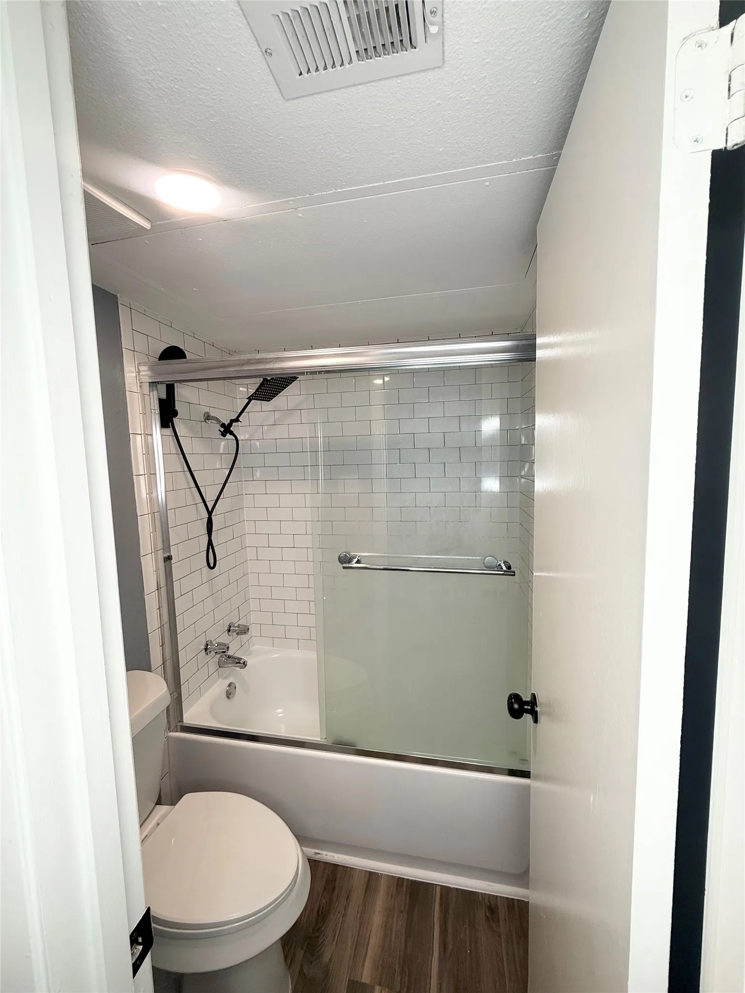Condominium For Rent in Dallas County , 10650 Steppington Drive 110, Dallas, Texas 75230, 1 Bedroom, 1 Bathroom, Garage spaces, 769 Sqft, built in 1979, mls#21360511, Real Estate Agent in Dallas, Homes For Rent in Dallas county, Homes For Rent in Dallas, Realtor in Dallas Texas, Real Estate Brokerage Independent Realty Texas, Luminita Cordes Realtor
