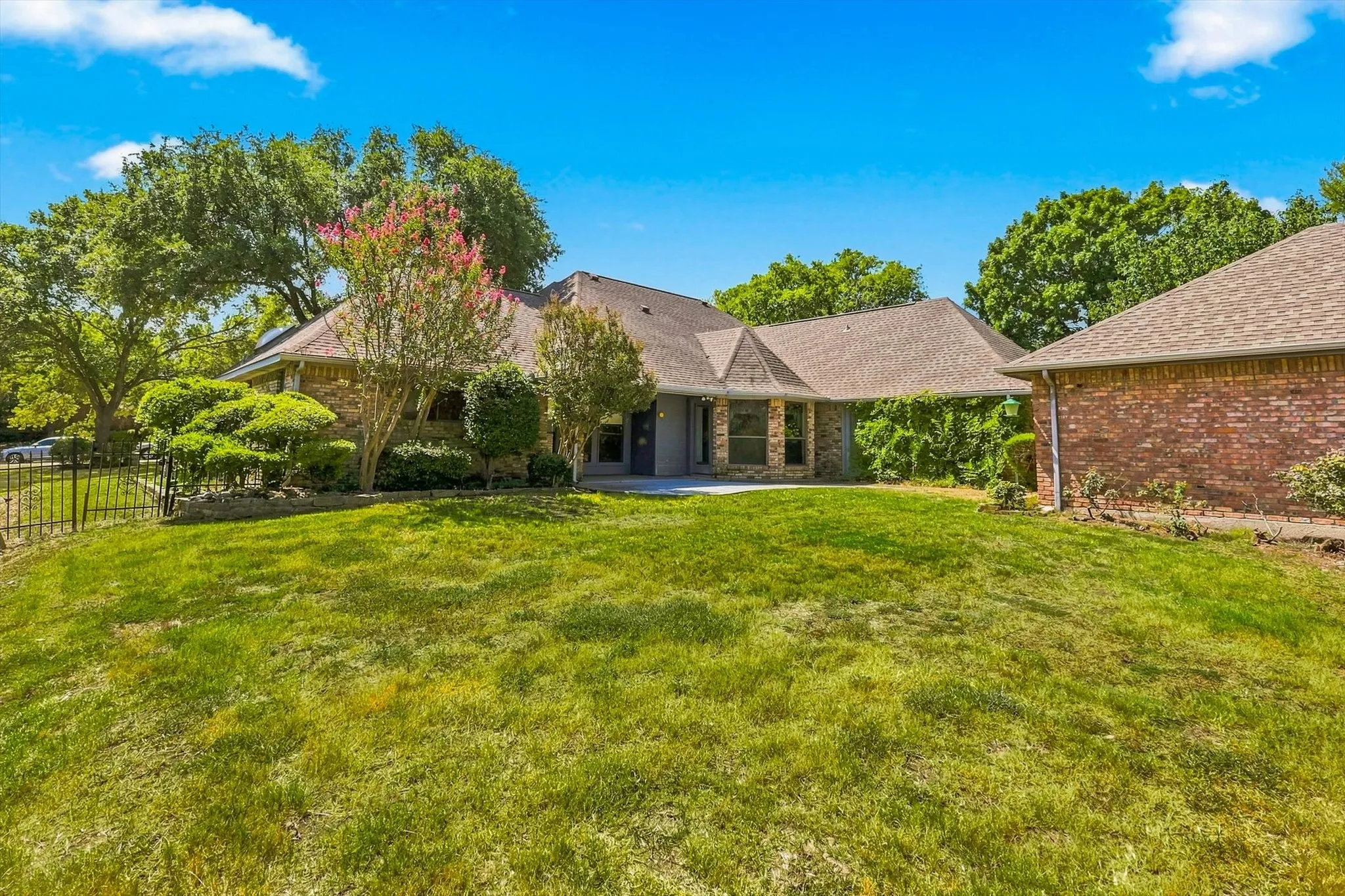 Single Family Residence For Sale in Dallas County , 205 Split Rock Terrace, Ovilla, Texas 75154, 3 Bedroom, 3 Bathroom, 2 Garage spaces, 3,065 Sqft, built in 1984, mls#21353908, Real Estate Agent in Ovilla, Homes For Sale in Dallas county, Homes For Sale in Ovilla, Realtor in Ovilla Texas, Real Estate Brokerage Independent Realty Texas, Luminita Cordes Realtor