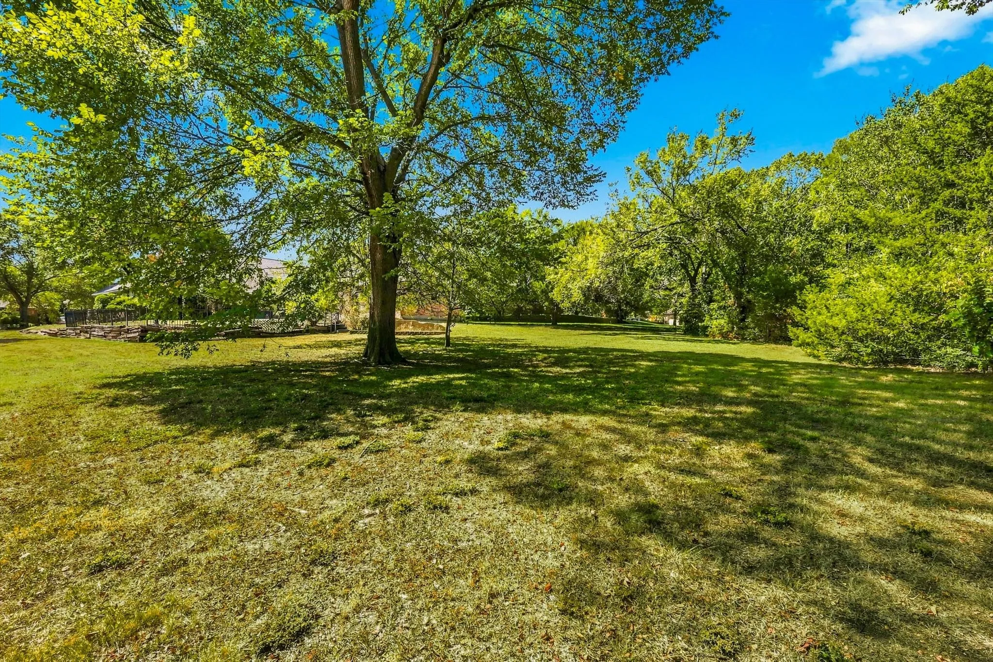 Single Family Residence For Sale in Dallas County , 205 Split Rock Terrace, Ovilla, Texas 75154, 3 Bedroom, 3 Bathroom, 2 Garage spaces, 3,065 Sqft, built in 1984, mls#21353908, Real Estate Agent in Ovilla, Homes For Sale in Dallas county, Homes For Sale in Ovilla, Realtor in Ovilla Texas, Real Estate Brokerage Independent Realty Texas, Luminita Cordes Realtor