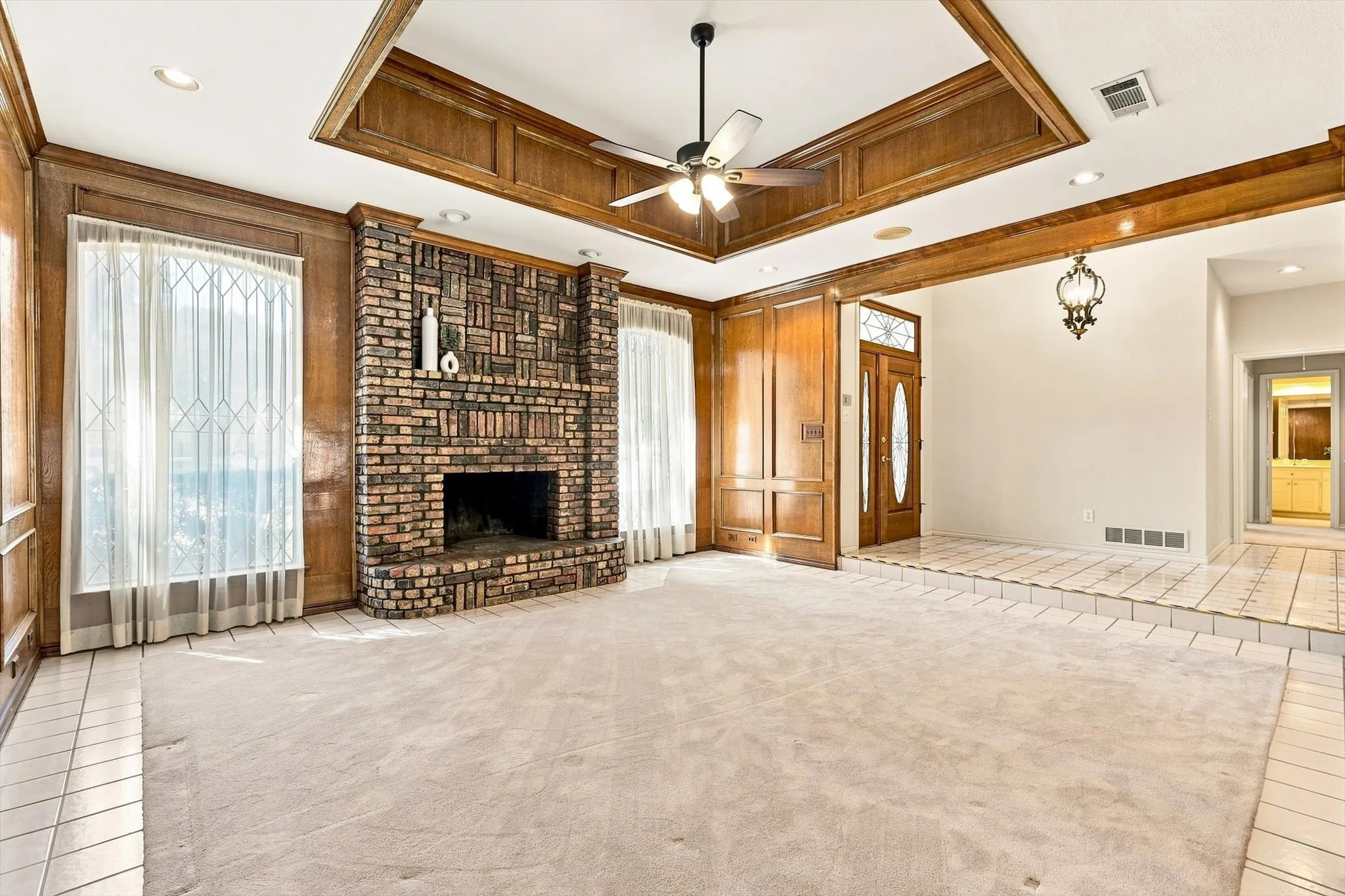 Single Family Residence For Sale in Dallas County , 205 Split Rock Terrace, Ovilla, Texas 75154, 3 Bedroom, 3 Bathroom, 2 Garage spaces, 3,065 Sqft, built in 1984, mls#21353908, Real Estate Agent in Ovilla, Homes For Sale in Dallas county, Homes For Sale in Ovilla, Realtor in Ovilla Texas, Real Estate Brokerage Independent Realty Texas, Luminita Cordes Realtor