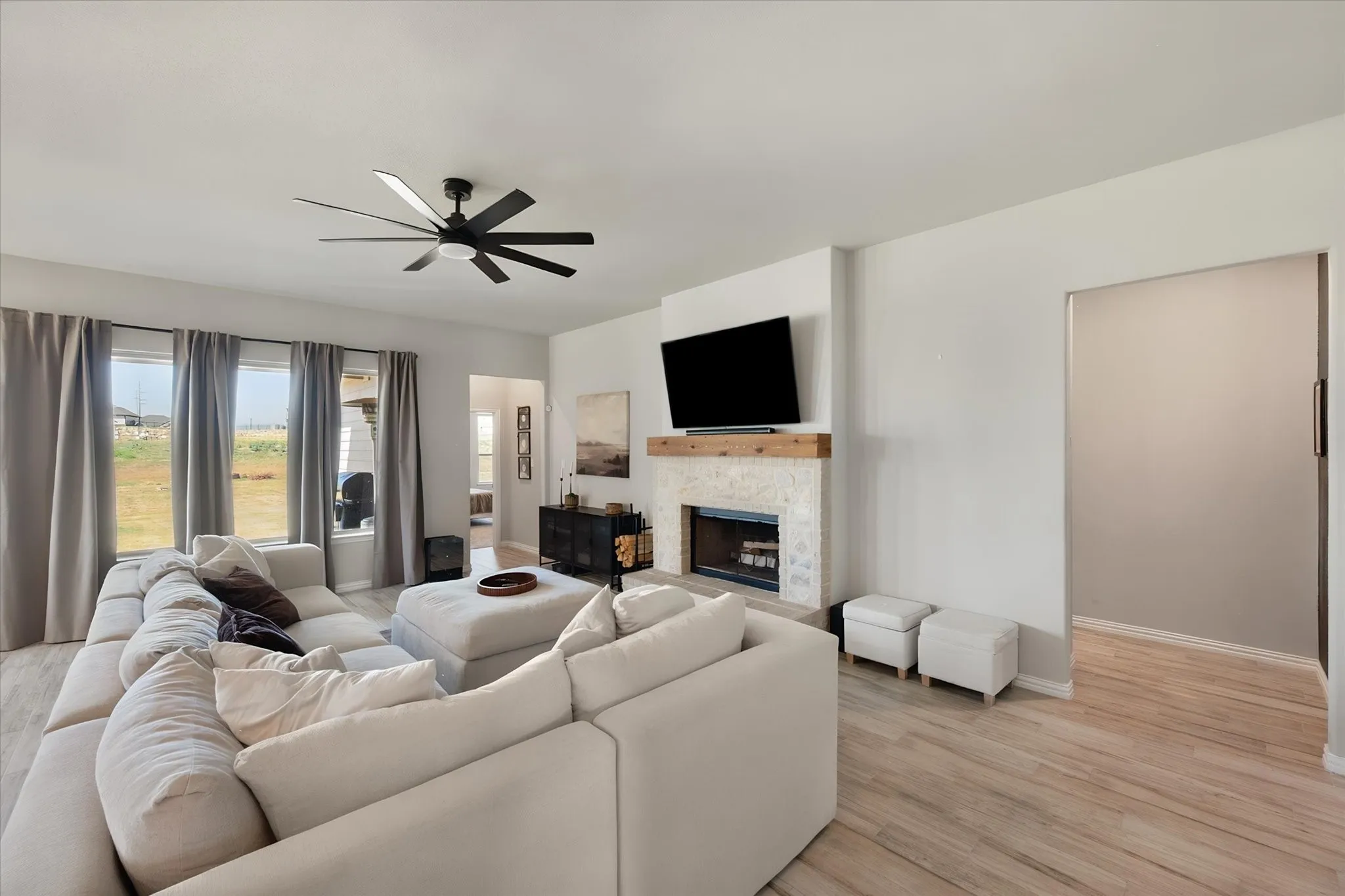 Single Family Residence For Sale in Wise County , 130 Red Cliff Court, Rhome, Texas 76078, 4 Bedroom, 3 Bathroom, 3 Garage spaces, 2,487 Sqft, built in 2023, mls#21359562, Real Estate Agent in Rhome, Homes For Sale in Wise county, Homes For Sale in Rhome, Realtor in Rhome Texas, Real Estate Brokerage Independent Realty Texas, Luminita Cordes Realtor