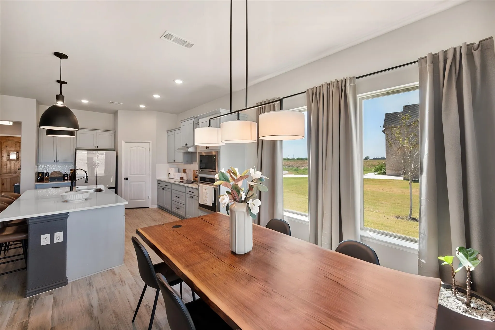 Single Family Residence For Sale in Wise County , 130 Red Cliff Court, Rhome, Texas 76078, 4 Bedroom, 3 Bathroom, 3 Garage spaces, 2,487 Sqft, built in 2023, mls#21359562, Real Estate Agent in Rhome, Homes For Sale in Wise county, Homes For Sale in Rhome, Realtor in Rhome Texas, Real Estate Brokerage Independent Realty Texas, Luminita Cordes Realtor