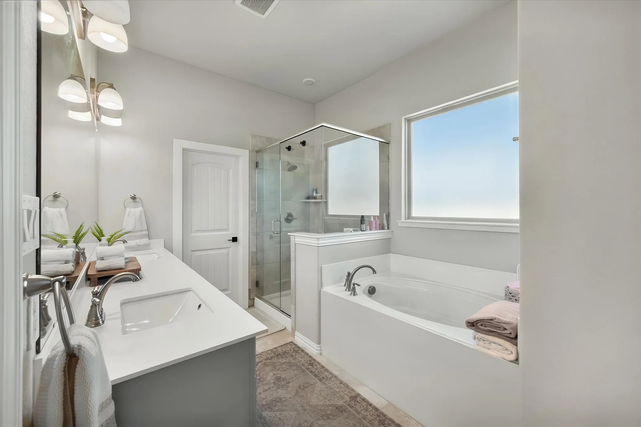 Single Family Residence For Sale in Wise County , 130 Red Cliff Court, Rhome, Texas 76078, 4 Bedroom, 3 Bathroom, 3 Garage spaces, 2,487 Sqft, built in 2023, mls#21359562, Real Estate Agent in Rhome, Homes For Sale in Wise county, Homes For Sale in Rhome, Realtor in Rhome Texas, Real Estate Brokerage Independent Realty Texas, Luminita Cordes Realtor