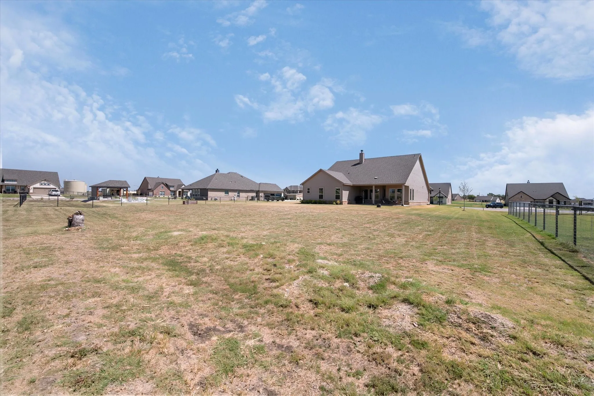 Single Family Residence For Sale in Wise County , 130 Red Cliff Court, Rhome, Texas 76078, 4 Bedroom, 3 Bathroom, 3 Garage spaces, 2,487 Sqft, built in 2023, mls#21359562, Real Estate Agent in Rhome, Homes For Sale in Wise county, Homes For Sale in Rhome, Realtor in Rhome Texas, Real Estate Brokerage Independent Realty Texas, Luminita Cordes Realtor