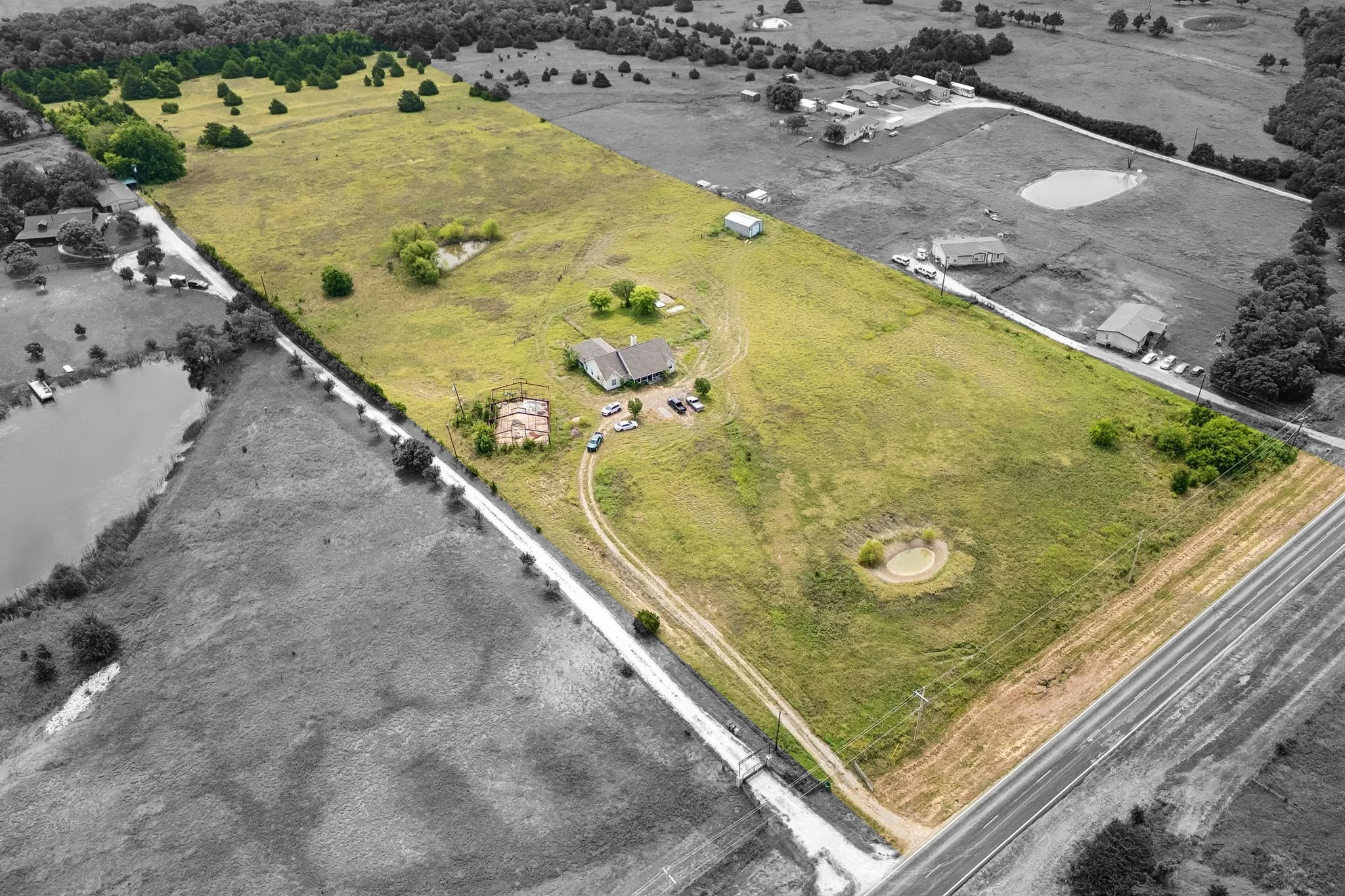 Single Family Residence For Sale in Hunt County , 3691 Fm 36 N, Farmersville, Texas 75442, 4 Bedroom, 3 Bathroom, 3 Garage spaces, 2,521 Sqft, built in 2000, mls#21359015, Real Estate Agent in Farmersville, Homes For Sale in Hunt county, Homes For Sale in Farmersville, Realtor in Farmersville Texas, Real Estate Brokerage Independent Realty Texas, Luminita Cordes Realtor