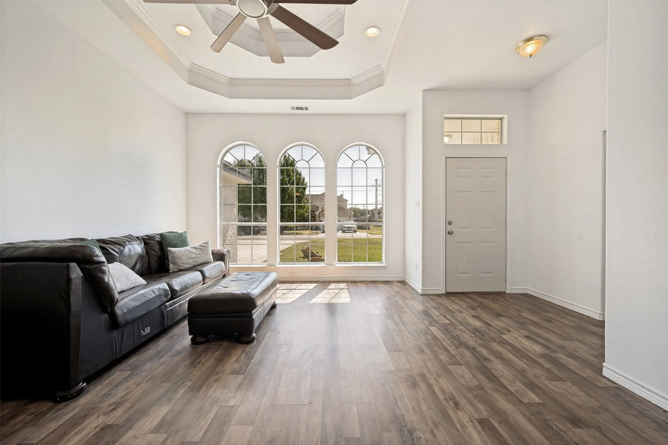 Single Family Residence For Sale in Denton County , 732 Charyl Lynn Drive, Argyle, Texas 76226, 3 Bedroom, 2 Bathroom, 2 Garage spaces, 1,466 Sqft, built in 1997, mls#21360651, Real Estate Agent in Argyle, Homes For Sale in Denton county, Homes For Sale in Argyle, Realtor in Argyle Texas, Real Estate Brokerage Independent Realty Texas, Luminita Cordes Realtor