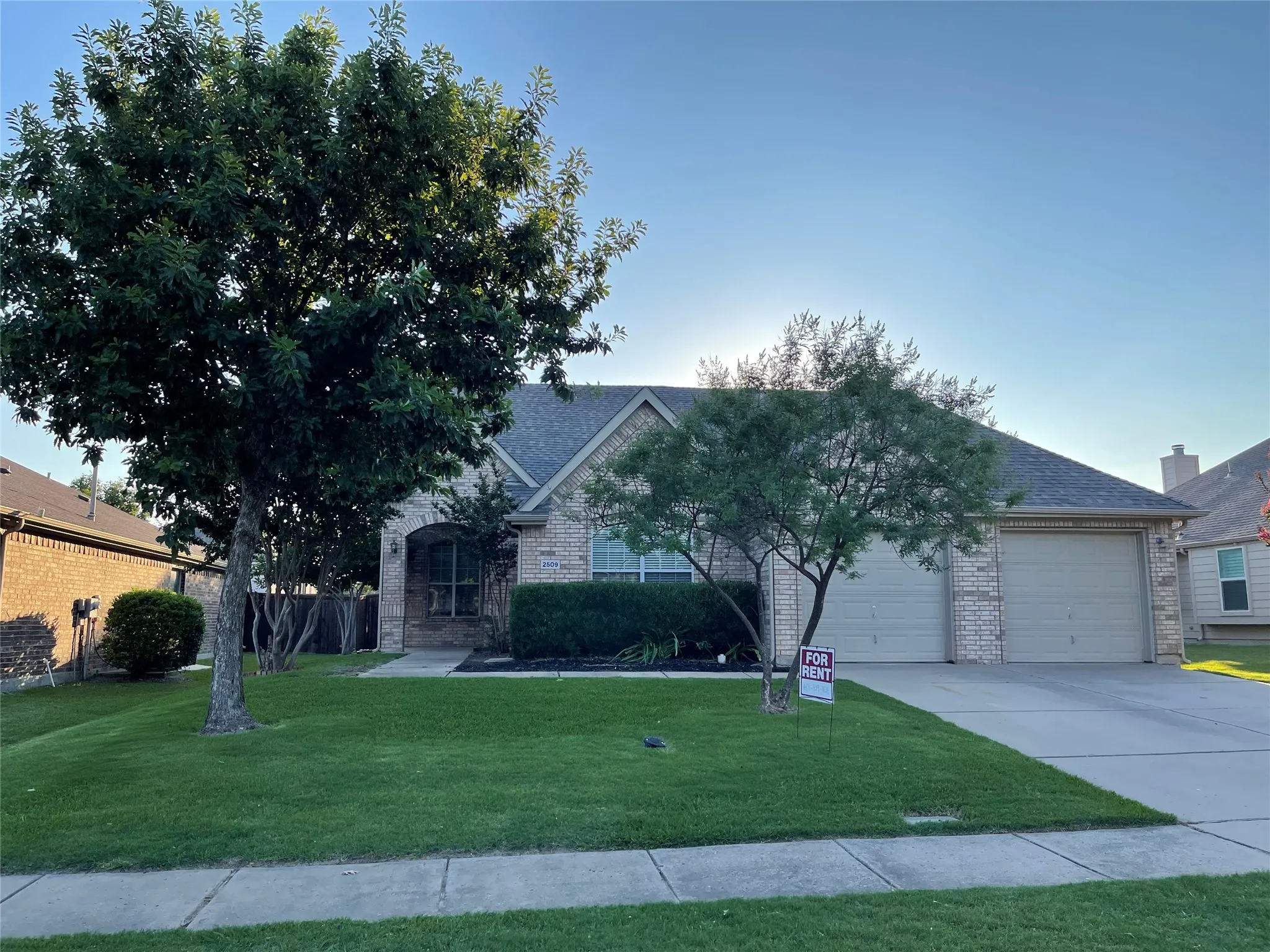 Single Family Residence For Rent in Collin County , 2509 Shooting Star Drive, Mc Kinney, Texas 75071, 3 Bedroom, 2 Bathroom, 2 Garage spaces, 2,121 Sqft, built in 2006, mls#21360659, Real Estate Agent in Mc Kinney, Homes For Rent in Collin county, Homes For Rent in Mc Kinney, Realtor in Mc Kinney Texas, Real Estate Brokerage Independent Realty Texas, Luminita Cordes Realtor