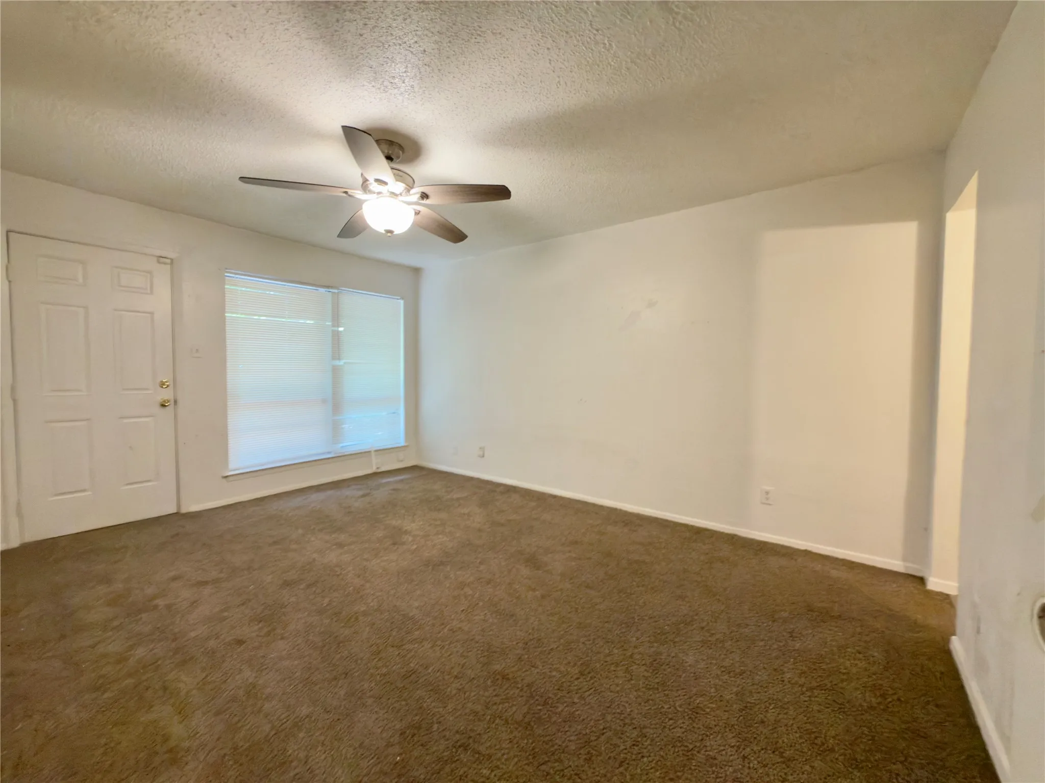 Condominium For Sale in Tarrant County , 6032 Westridge Lane 201, Fort Worth, Texas 76116, 3 Bedroom, 3 Bathroom, 2 Garage spaces, 1,792 Sqft, built in 1969, mls#21358231, Real Estate Agent in Fort Worth, Homes For Sale in Tarrant county, Homes For Sale in Fort Worth, Realtor in Fort Worth Texas, Real Estate Brokerage Independent Realty Texas, Luminita Cordes Realtor