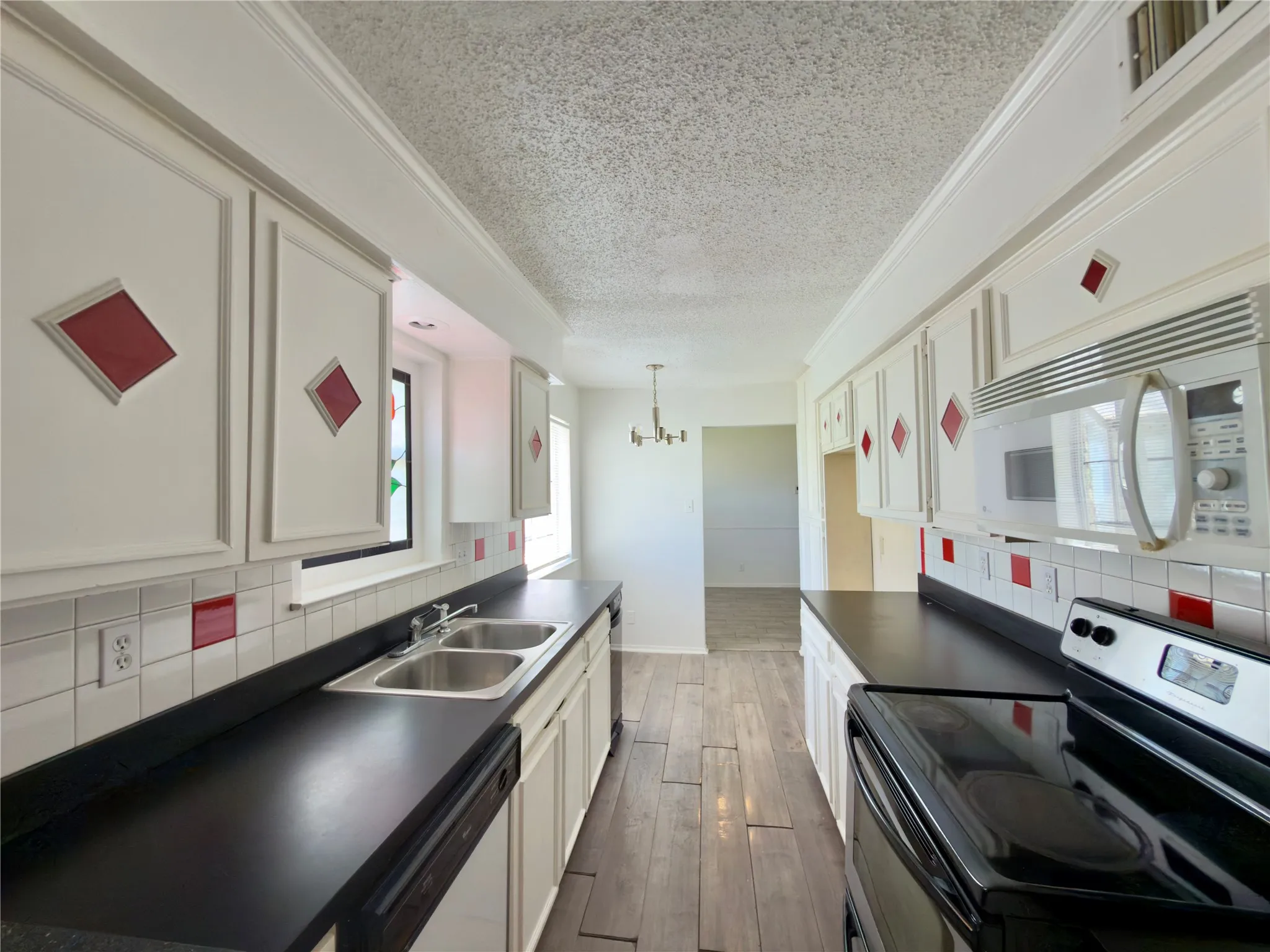 Condominium For Sale in Tarrant County , 6032 Westridge Lane 201, Fort Worth, Texas 76116, 3 Bedroom, 3 Bathroom, 2 Garage spaces, 1,792 Sqft, built in 1969, mls#21358231, Real Estate Agent in Fort Worth, Homes For Sale in Tarrant county, Homes For Sale in Fort Worth, Realtor in Fort Worth Texas, Real Estate Brokerage Independent Realty Texas, Luminita Cordes Realtor