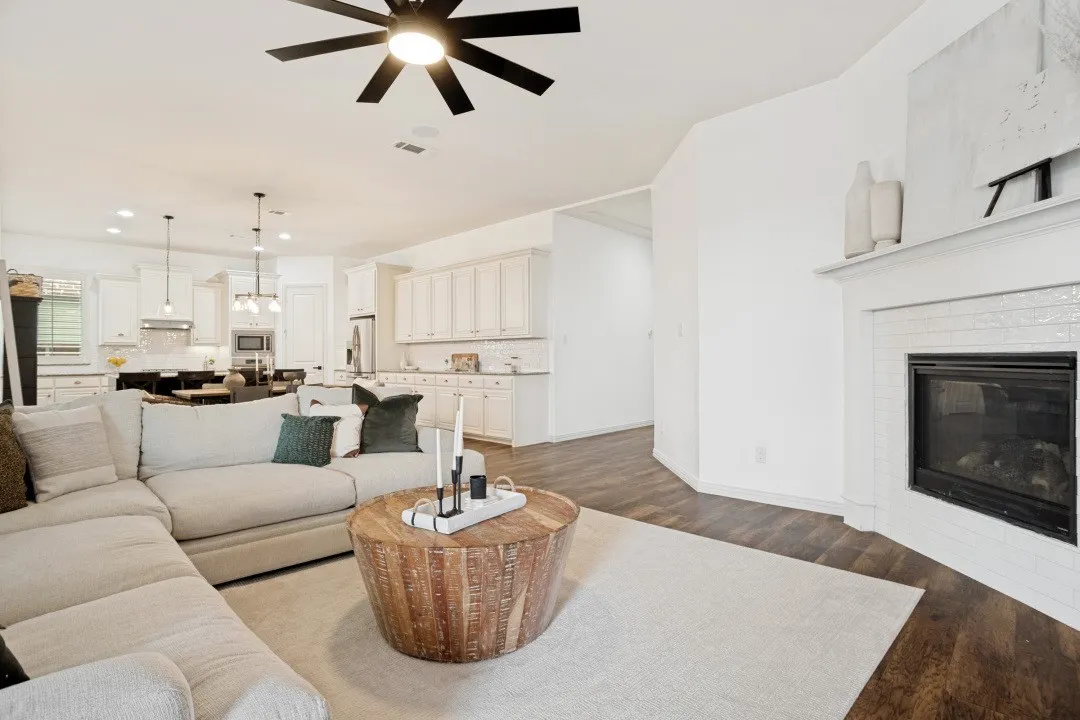 Single Family Residence For Sale in Collin County , 3257 Sky Lane, Celina, Texas 75009, 3 Bedroom, 2 Bathroom, 2 Garage spaces, 2,236 Sqft, built in 2016, mls#21360657, Real Estate Agent in Celina, Homes For Sale in Collin county, Homes For Sale in Celina, Realtor in Celina Texas, Real Estate Brokerage Independent Realty Texas, Luminita Cordes Realtor