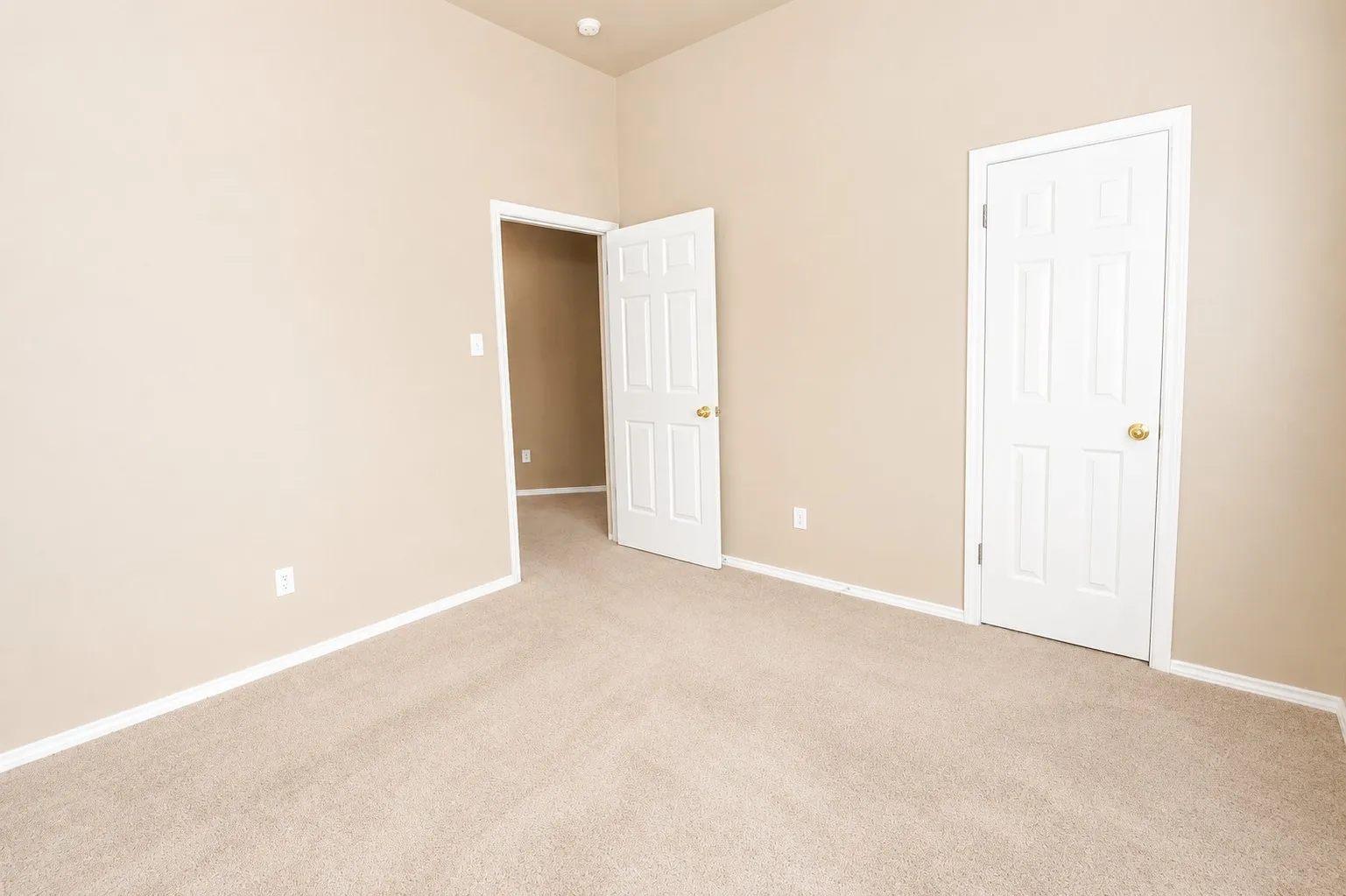 Single Family Residence For Sale in Bexar County , 7 Nikita Drive, San Antonio, Texas 78248, 4 Bedroom, 2 Bathroom, 2 Garage spaces, 2,128 Sqft, built in 1996, Price $415,000, mls#21356143, Real Estate Agent in San Antonio, Homes For Sale in Bexar county, Homes For Sale in San Antonio, Realtor in San Antonio Texas, Real Estate Brokerage Independent Realty Texas, Luminita Cordes Realtor