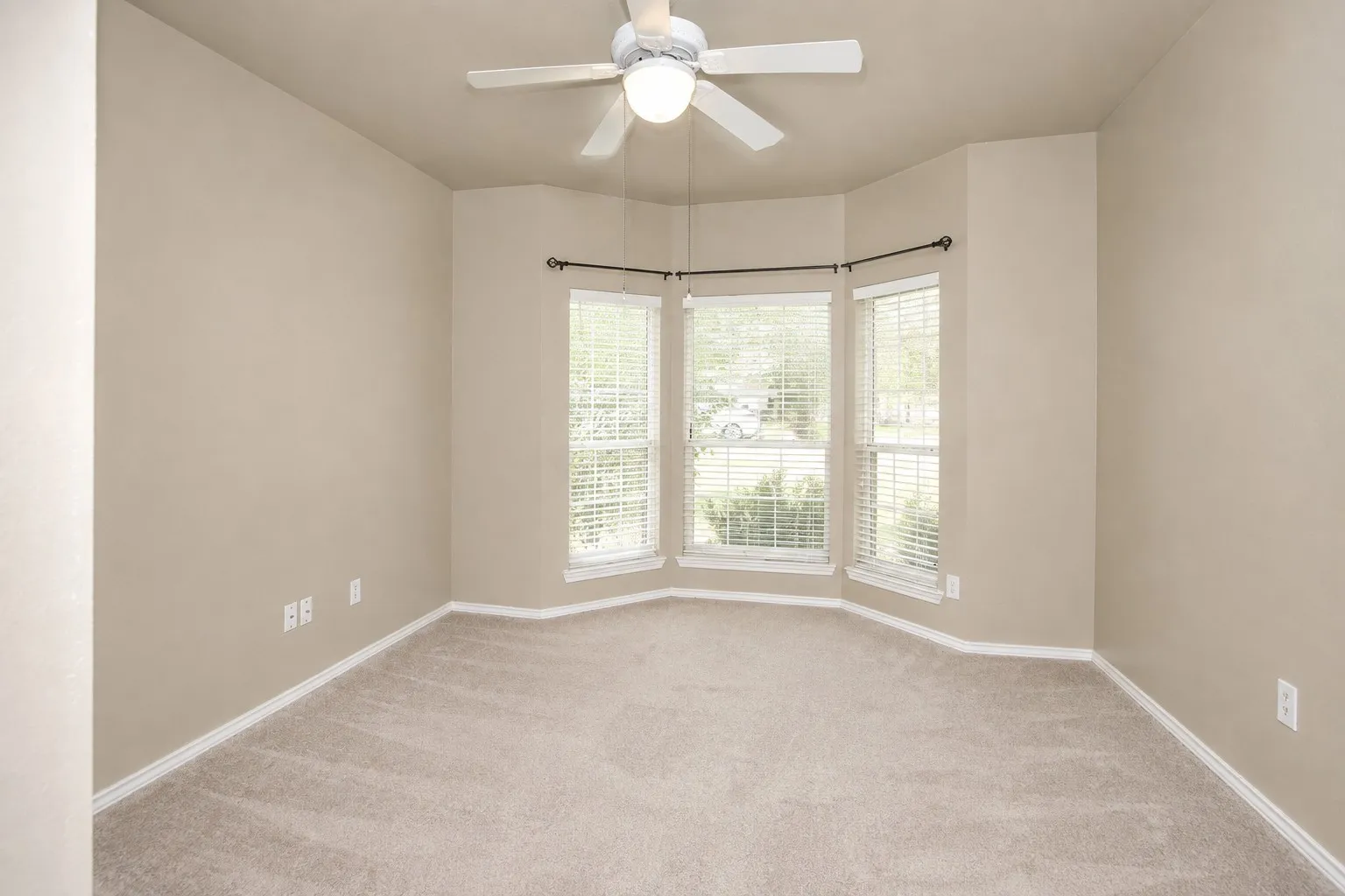 Single Family Residence For Sale in Bexar County , 7 Nikita Drive, San Antonio, Texas 78248, 4 Bedroom, 2 Bathroom, 2 Garage spaces, 2,128 Sqft, built in 1996, Price $415,000, mls#21356143, Real Estate Agent in San Antonio, Homes For Sale in Bexar county, Homes For Sale in San Antonio, Realtor in San Antonio Texas, Real Estate Brokerage Independent Realty Texas, Luminita Cordes Realtor