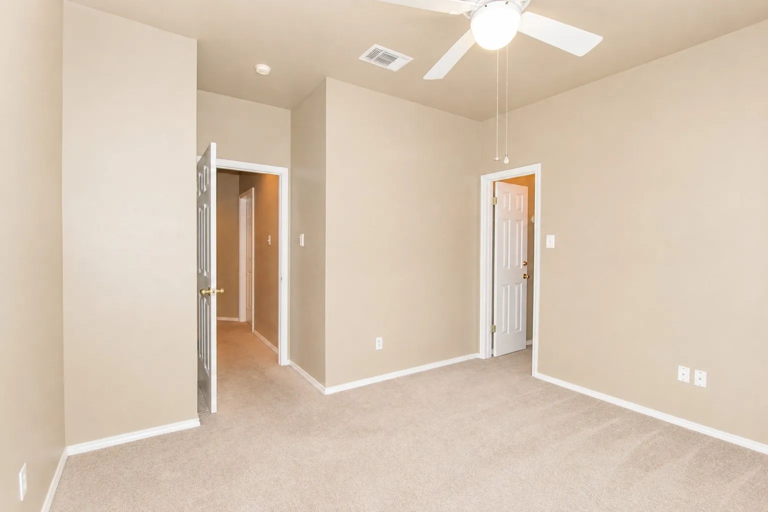 Single Family Residence For Sale in Bexar County , 7 Nikita Drive, San Antonio, Texas 78248, 4 Bedroom, 2 Bathroom, 2 Garage spaces, 2,128 Sqft, built in 1996, Price $415,000, mls#21356143, Real Estate Agent in San Antonio, Homes For Sale in Bexar county, Homes For Sale in San Antonio, Realtor in San Antonio Texas, Real Estate Brokerage Independent Realty Texas, Luminita Cordes Realtor