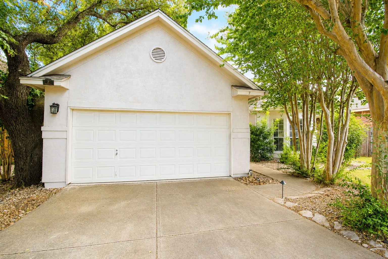 Single Family Residence For Sale in Bexar County , 7 Nikita Drive, San Antonio, Texas 78248, 4 Bedroom, 2 Bathroom, 2 Garage spaces, 2,128 Sqft, built in 1996, Price $415,000, mls#21356143, Real Estate Agent in San Antonio, Homes For Sale in Bexar county, Homes For Sale in San Antonio, Realtor in San Antonio Texas, Real Estate Brokerage Independent Realty Texas, Luminita Cordes Realtor