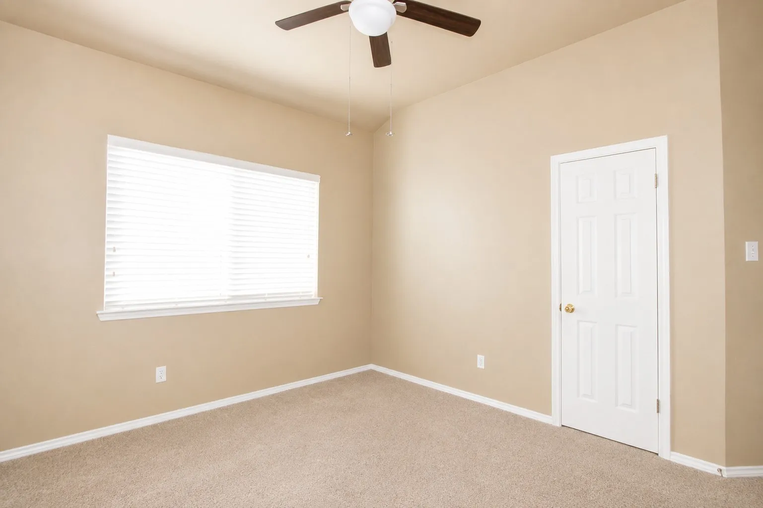 Single Family Residence For Sale in Bexar County , 7 Nikita Drive, San Antonio, Texas 78248, 4 Bedroom, 2 Bathroom, 2 Garage spaces, 2,128 Sqft, built in 1996, Price $415,000, mls#21356143, Real Estate Agent in San Antonio, Homes For Sale in Bexar county, Homes For Sale in San Antonio, Realtor in San Antonio Texas, Real Estate Brokerage Independent Realty Texas, Luminita Cordes Realtor