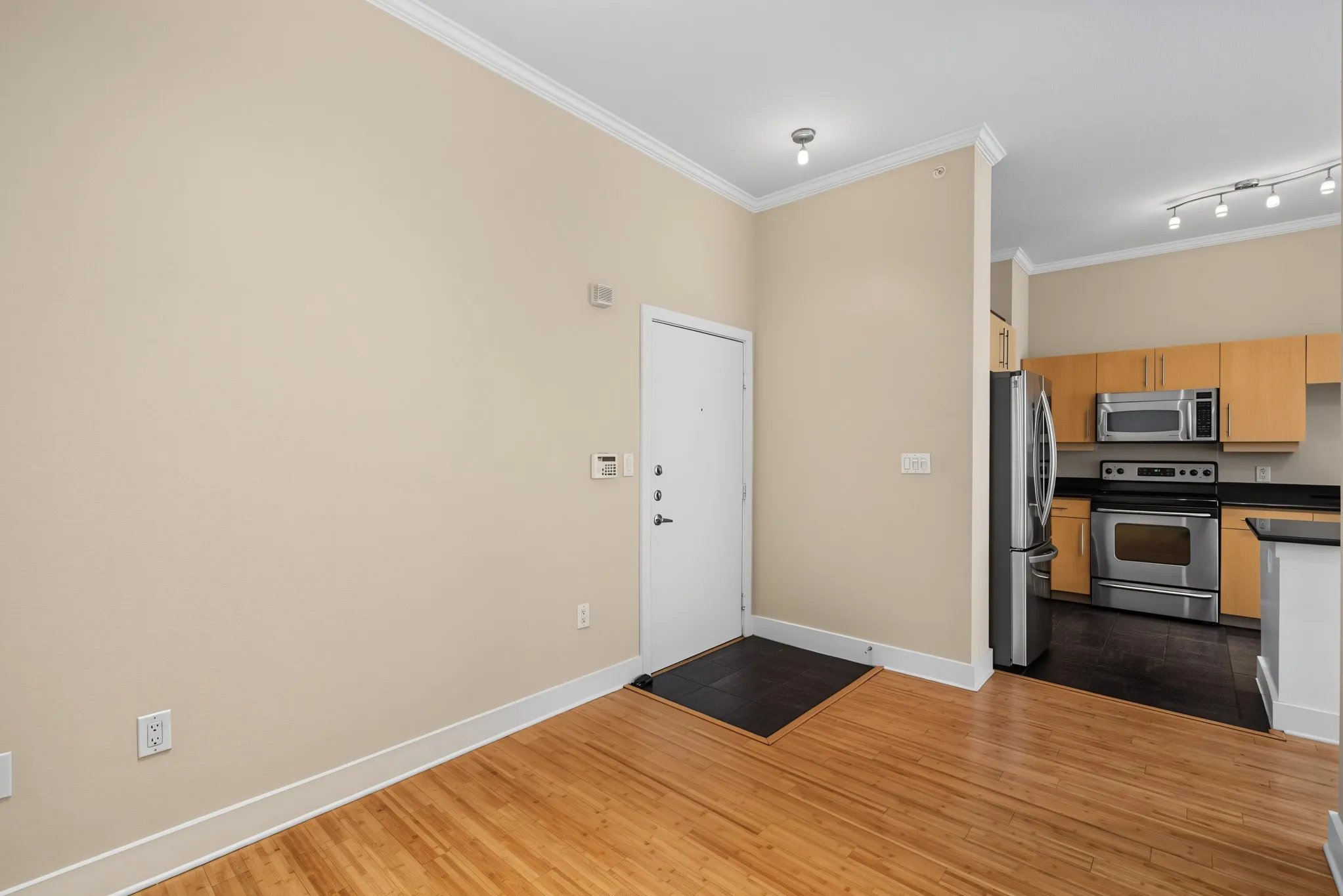 Condominium For Sale in Dallas County , 4414 Cedar Springs Road 310, Dallas, Texas 75219, 2 Bedroom, 1 Bathroom, Garage spaces, 963 Sqft, built in 2003, Price $260,000, mls#21360395, Real Estate Agent in Dallas, Homes For Sale in Dallas county, Homes For Sale in Dallas, Realtor in Dallas Texas, Real Estate Brokerage Independent Realty Texas, Luminita Cordes Realtor