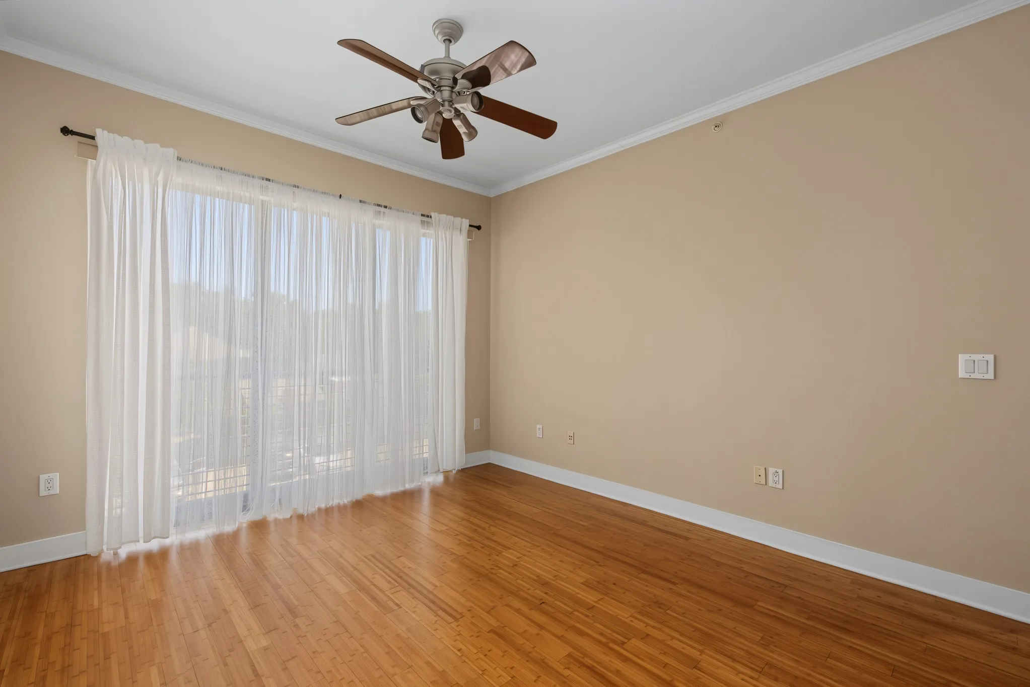 Condominium For Sale in Dallas County , 4414 Cedar Springs Road 310, Dallas, Texas 75219, 2 Bedroom, 1 Bathroom, Garage spaces, 963 Sqft, built in 2003, Price $260,000, mls#21360395, Real Estate Agent in Dallas, Homes For Sale in Dallas county, Homes For Sale in Dallas, Realtor in Dallas Texas, Real Estate Brokerage Independent Realty Texas, Luminita Cordes Realtor