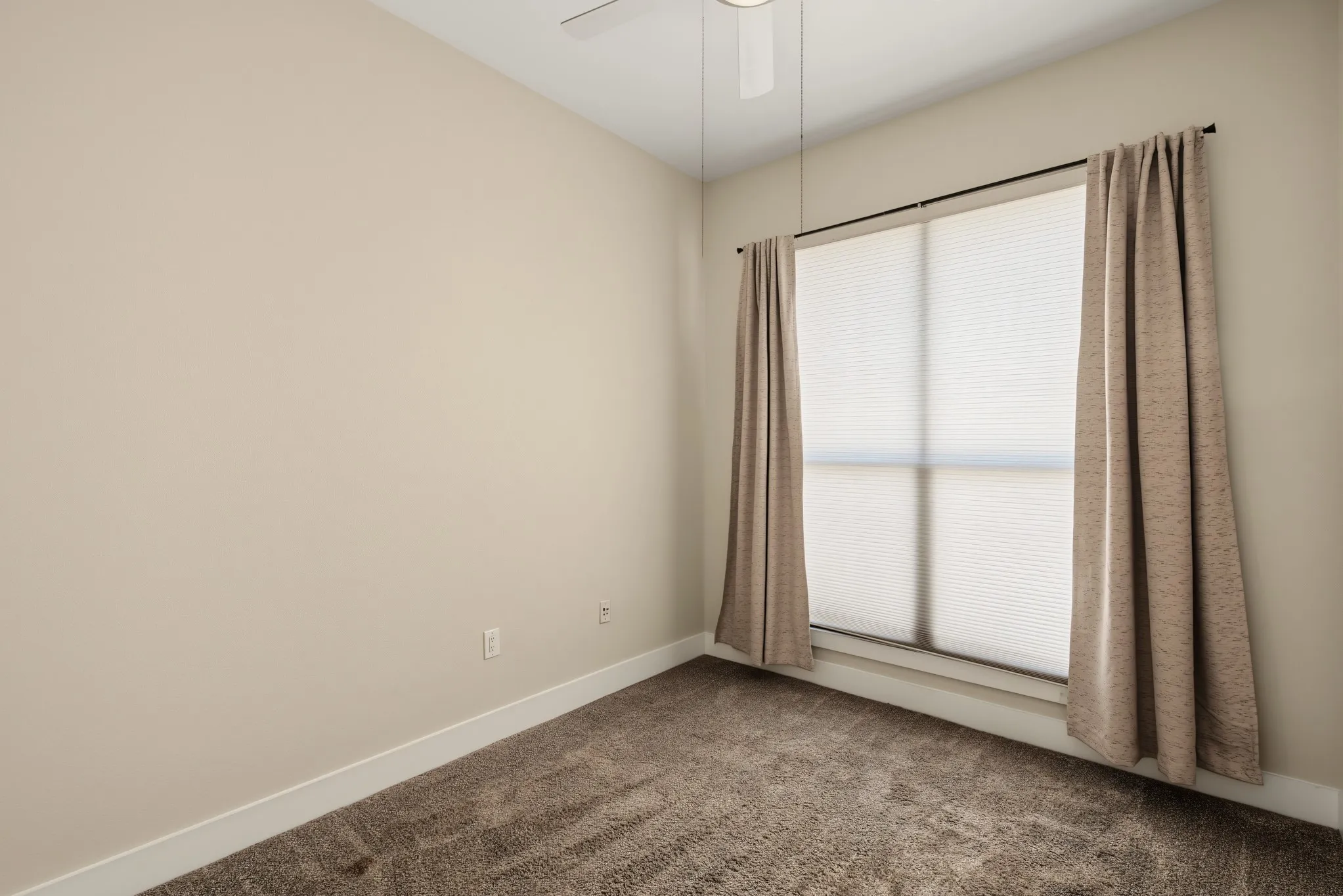 Condominium For Sale in Dallas County , 4414 Cedar Springs Road 310, Dallas, Texas 75219, 2 Bedroom, 1 Bathroom, Garage spaces, 963 Sqft, built in 2003, Price $260,000, mls#21360395, Real Estate Agent in Dallas, Homes For Sale in Dallas county, Homes For Sale in Dallas, Realtor in Dallas Texas, Real Estate Brokerage Independent Realty Texas, Luminita Cordes Realtor
