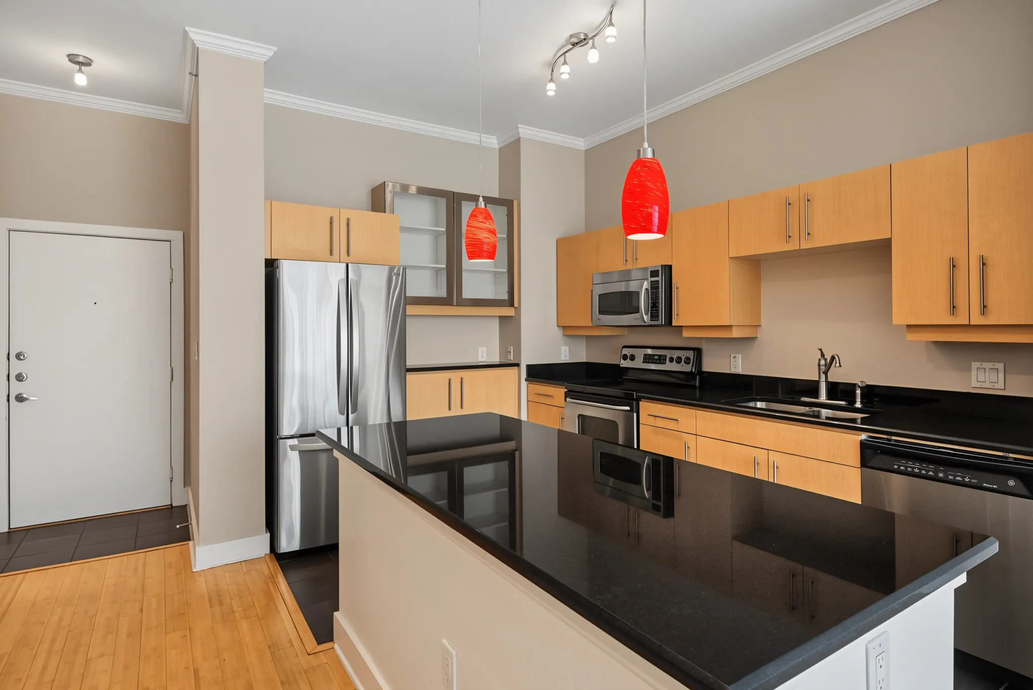 Condominium For Sale in Dallas County , 4414 Cedar Springs Road 310, Dallas, Texas 75219, 2 Bedroom, 1 Bathroom, Garage spaces, 963 Sqft, built in 2003, Price $260,000, mls#21360395, Real Estate Agent in Dallas, Homes For Sale in Dallas county, Homes For Sale in Dallas, Realtor in Dallas Texas, Real Estate Brokerage Independent Realty Texas, Luminita Cordes Realtor