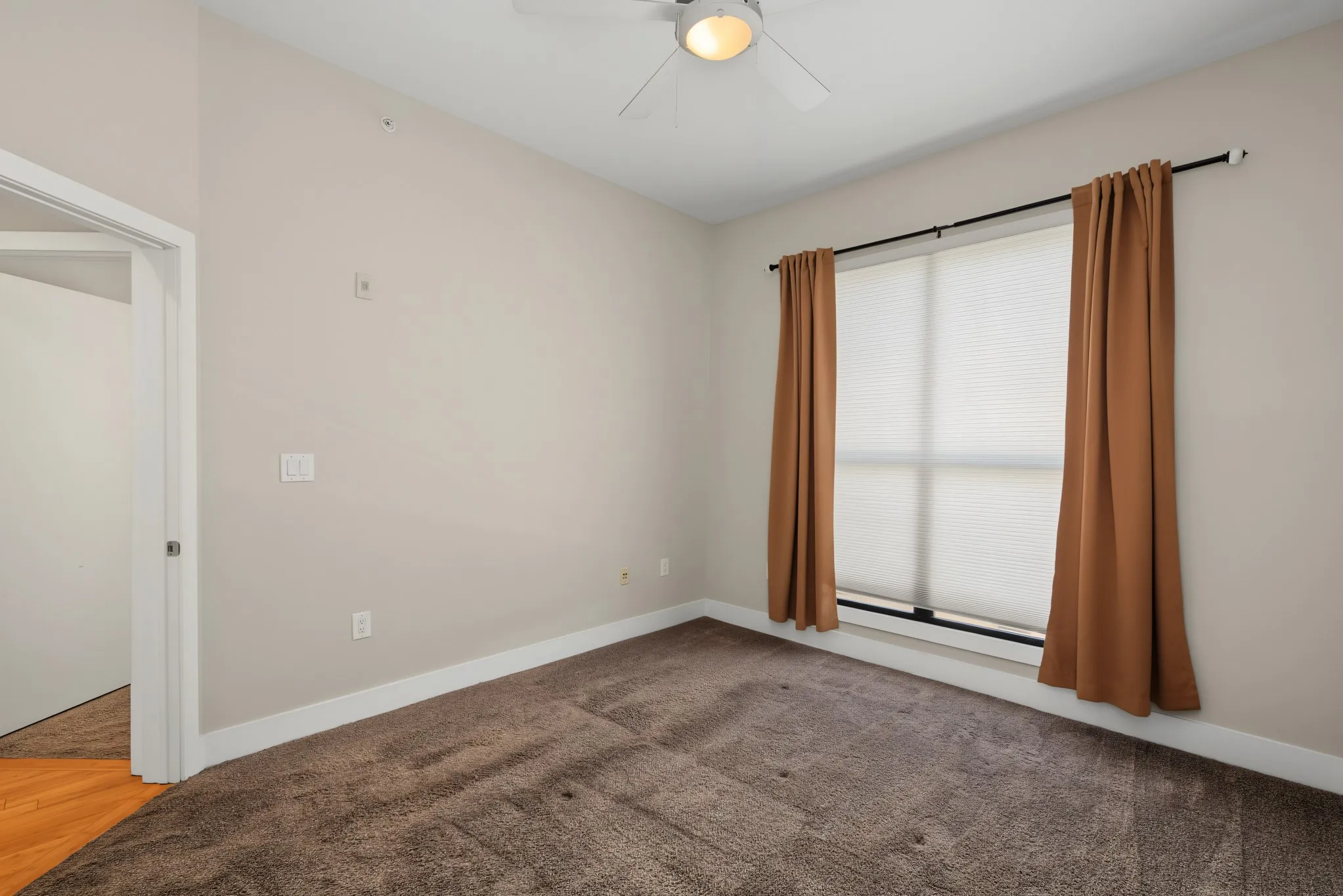 Condominium For Sale in Dallas County , 4414 Cedar Springs Road 310, Dallas, Texas 75219, 2 Bedroom, 1 Bathroom, Garage spaces, 963 Sqft, built in 2003, Price $260,000, mls#21360395, Real Estate Agent in Dallas, Homes For Sale in Dallas county, Homes For Sale in Dallas, Realtor in Dallas Texas, Real Estate Brokerage Independent Realty Texas, Luminita Cordes Realtor
