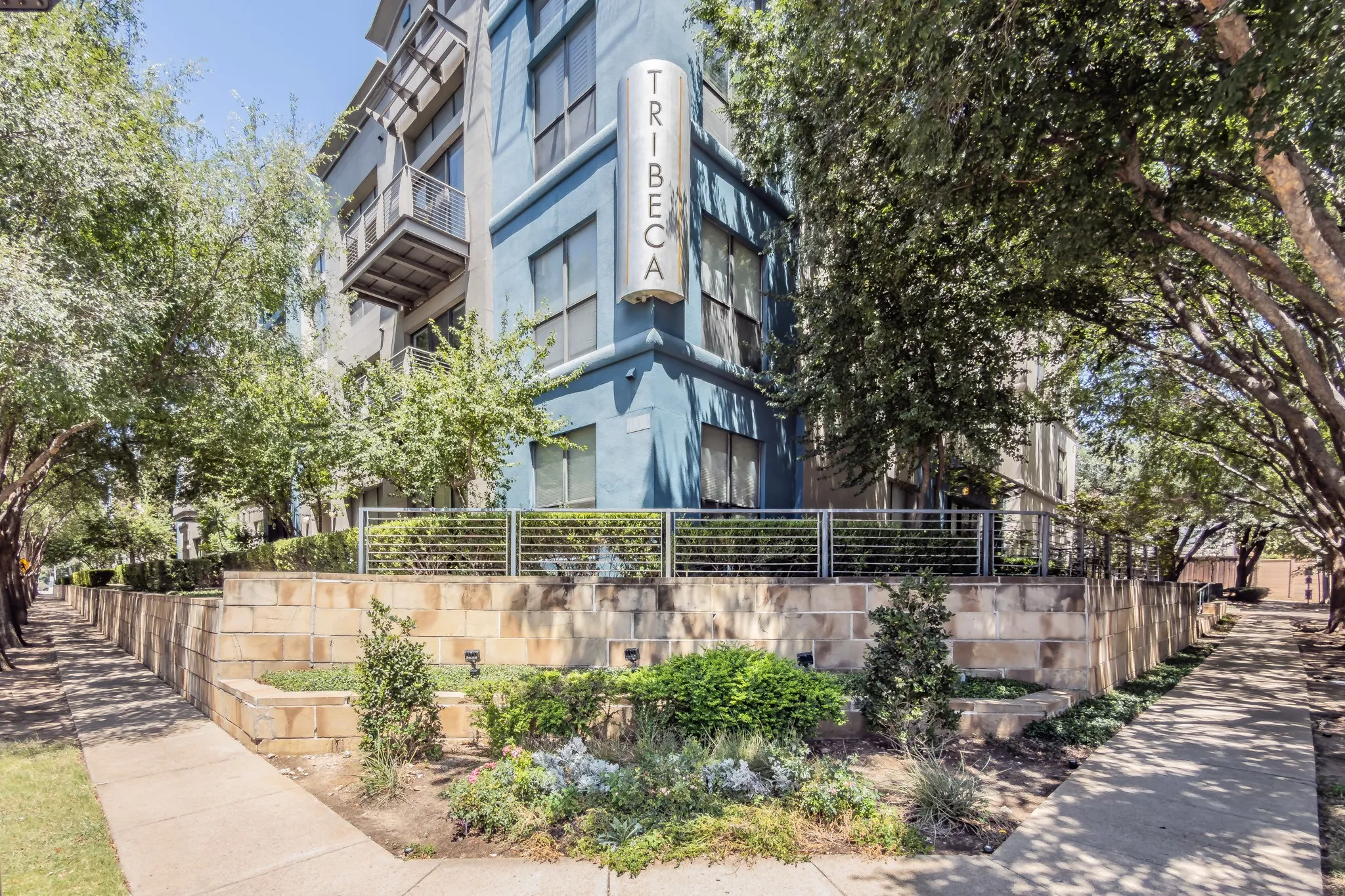 Condominium For Sale in Dallas County , 4414 Cedar Springs Road 310, Dallas, Texas 75219, 2 Bedroom, 1 Bathroom, Garage spaces, 963 Sqft, built in 2003, Price $260,000, mls#21360395, Real Estate Agent in Dallas, Homes For Sale in Dallas county, Homes For Sale in Dallas, Realtor in Dallas Texas, Real Estate Brokerage Independent Realty Texas, Luminita Cordes Realtor