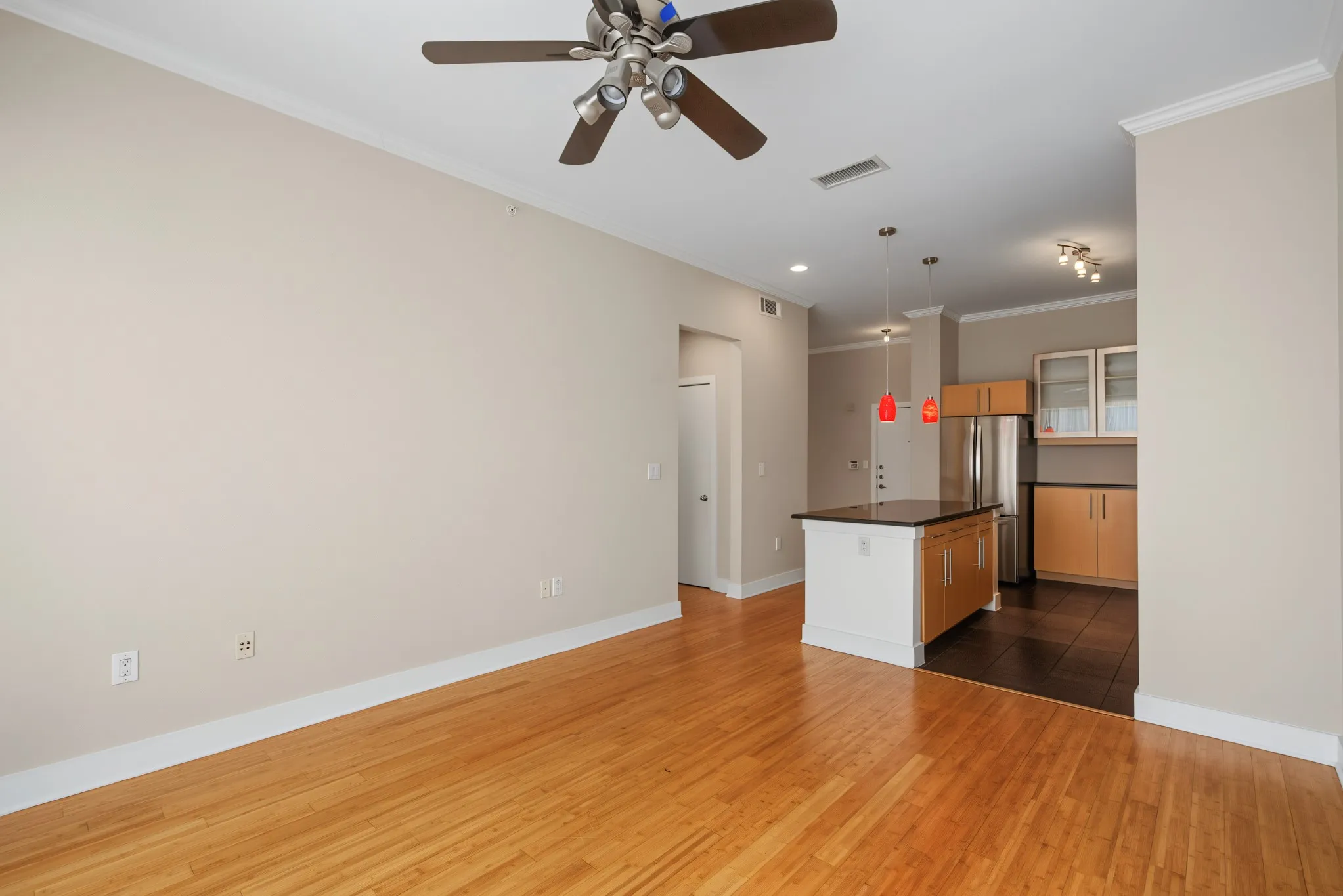 Condominium For Sale in Dallas County , 4414 Cedar Springs Road 310, Dallas, Texas 75219, 2 Bedroom, 1 Bathroom, Garage spaces, 963 Sqft, built in 2003, Price $260,000, mls#21360395, Real Estate Agent in Dallas, Homes For Sale in Dallas county, Homes For Sale in Dallas, Realtor in Dallas Texas, Real Estate Brokerage Independent Realty Texas, Luminita Cordes Realtor