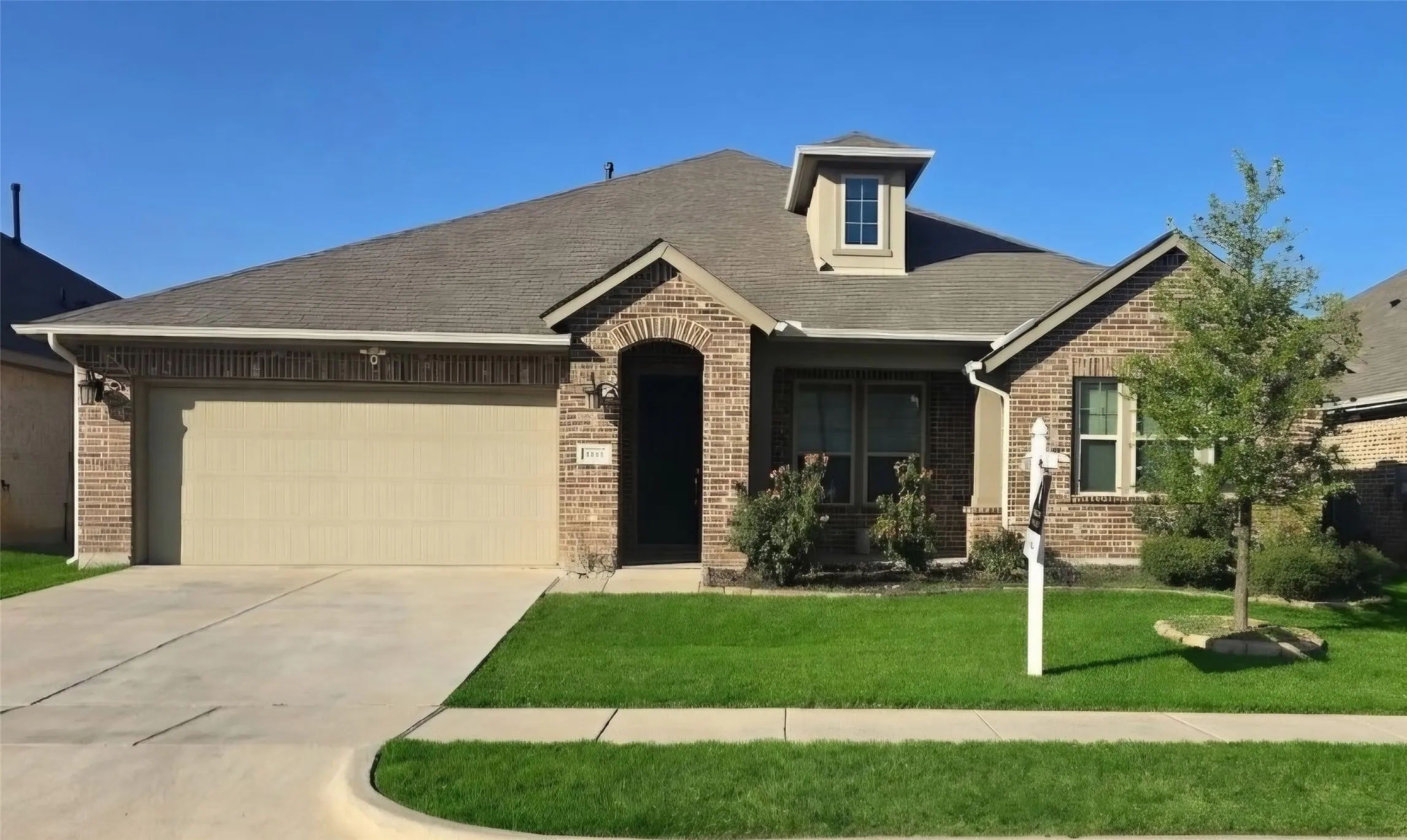 Single Family Residence For Sale in Tarrant County , 4805 Briarwood Drive, Haltom City, Texas 76137, 4 Bedroom, 3 Bathroom, 3 Garage spaces, 2,649 Sqft, built in 2020, mls#21360413, Real Estate Agent in Haltom City, Homes For Sale in Tarrant county, Homes For Sale in Haltom City, Realtor in Haltom City Texas, Real Estate Brokerage Independent Realty Texas, Luminita Cordes Realtor