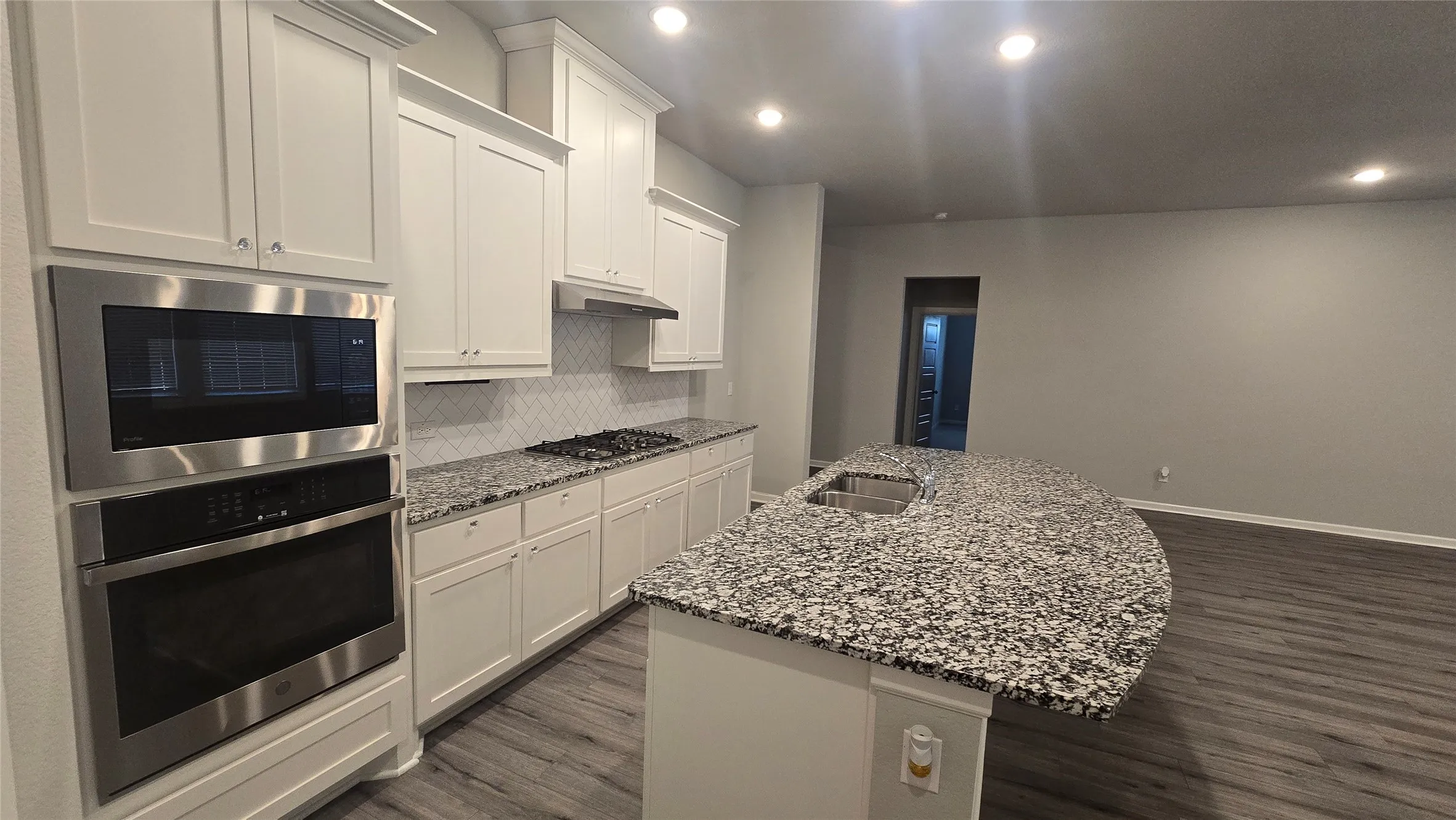 Single Family Residence For Sale in Tarrant County , 4805 Briarwood Drive, Haltom City, Texas 76137, 4 Bedroom, 3 Bathroom, 3 Garage spaces, 2,649 Sqft, built in 2020, mls#21360413, Real Estate Agent in Haltom City, Homes For Sale in Tarrant county, Homes For Sale in Haltom City, Realtor in Haltom City Texas, Real Estate Brokerage Independent Realty Texas, Luminita Cordes Realtor