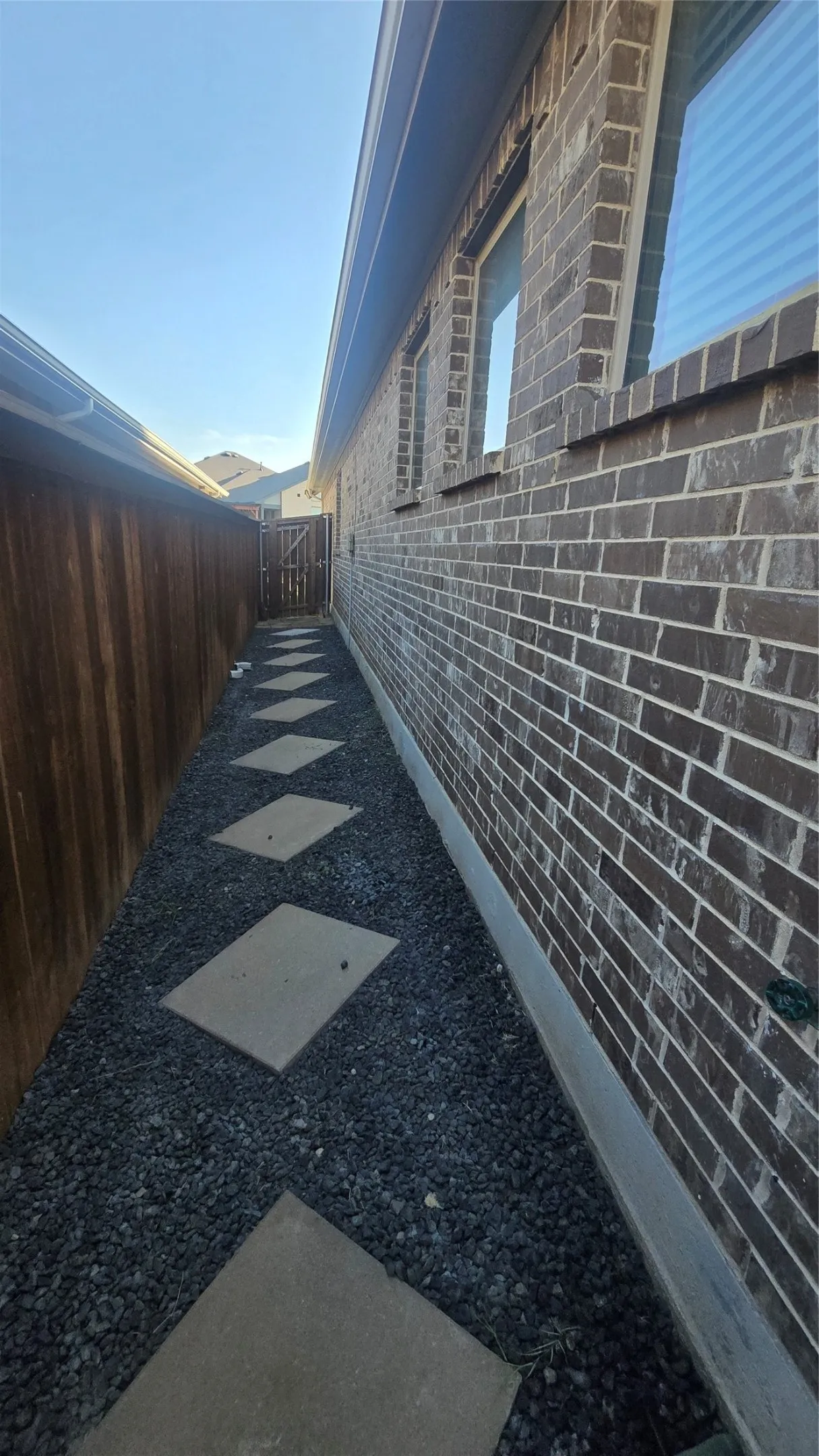 Single Family Residence For Sale in Tarrant County , 4805 Briarwood Drive, Haltom City, Texas 76137, 4 Bedroom, 3 Bathroom, 3 Garage spaces, 2,649 Sqft, built in 2020, mls#21360413, Real Estate Agent in Haltom City, Homes For Sale in Tarrant county, Homes For Sale in Haltom City, Realtor in Haltom City Texas, Real Estate Brokerage Independent Realty Texas, Luminita Cordes Realtor