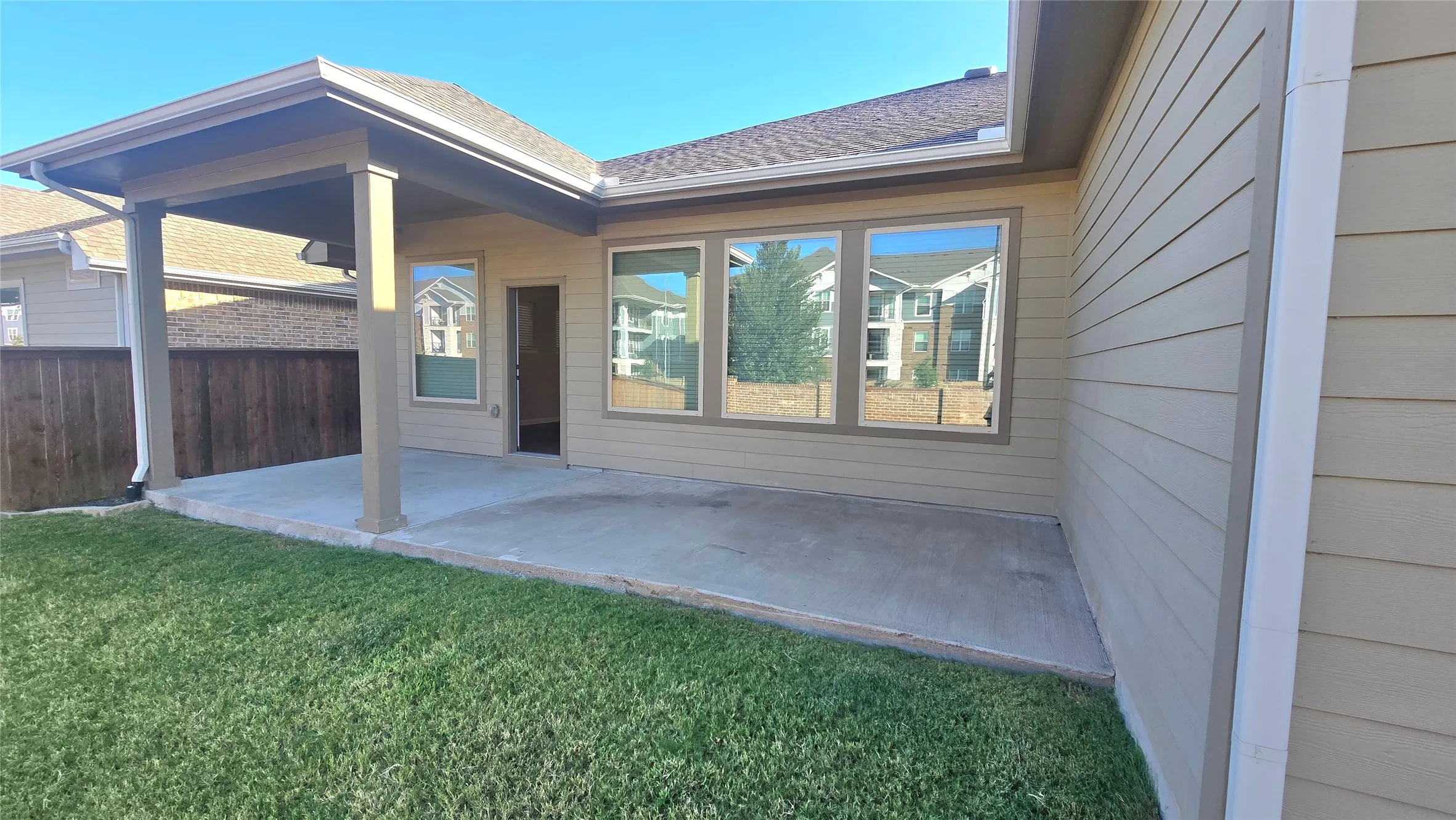 Single Family Residence For Sale in Tarrant County , 4805 Briarwood Drive, Haltom City, Texas 76137, 4 Bedroom, 3 Bathroom, 3 Garage spaces, 2,649 Sqft, built in 2020, mls#21360413, Real Estate Agent in Haltom City, Homes For Sale in Tarrant county, Homes For Sale in Haltom City, Realtor in Haltom City Texas, Real Estate Brokerage Independent Realty Texas, Luminita Cordes Realtor